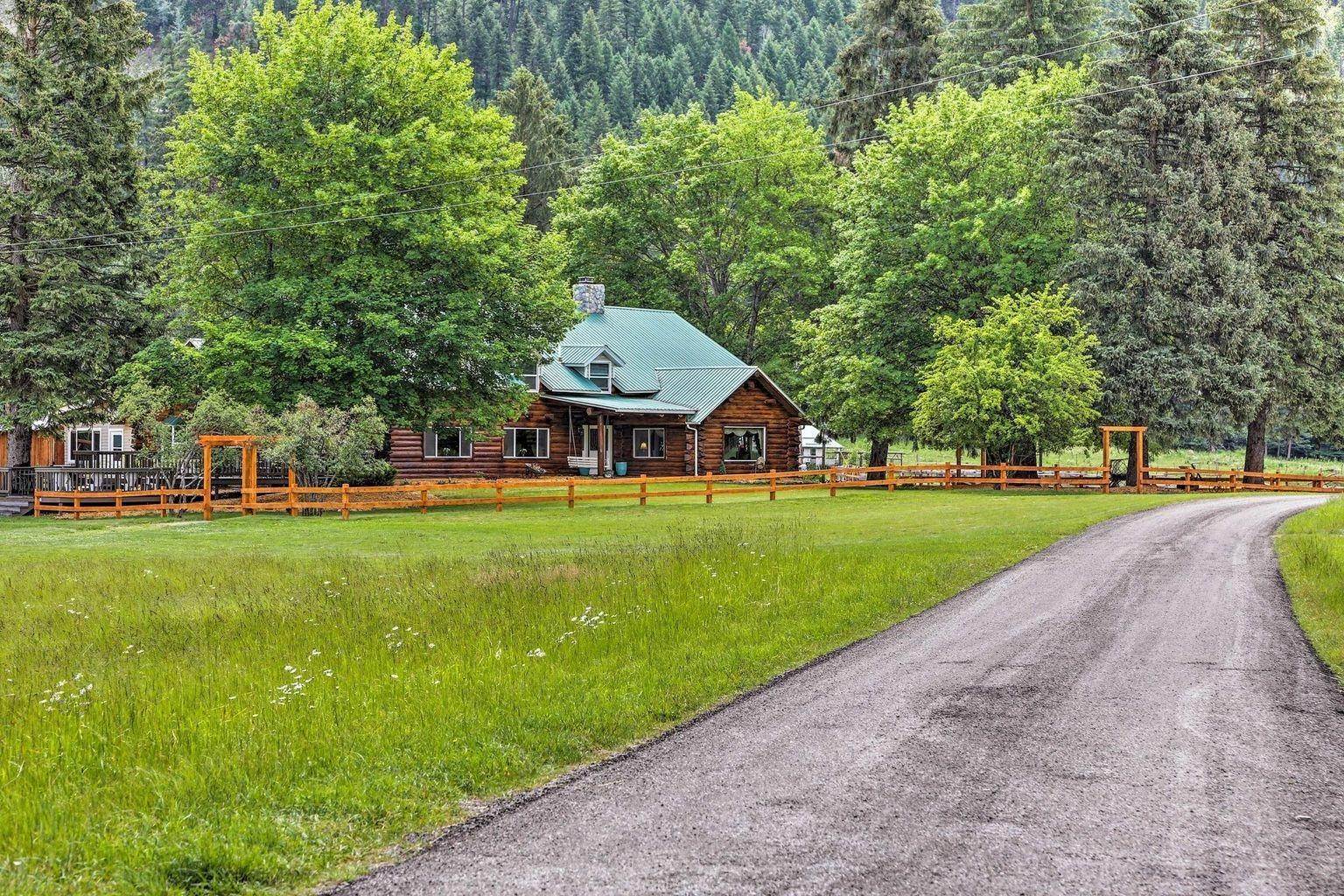 3. Commercial for Sale at 1021 Swanson Lodge Road Troy, Montana 59935 United States