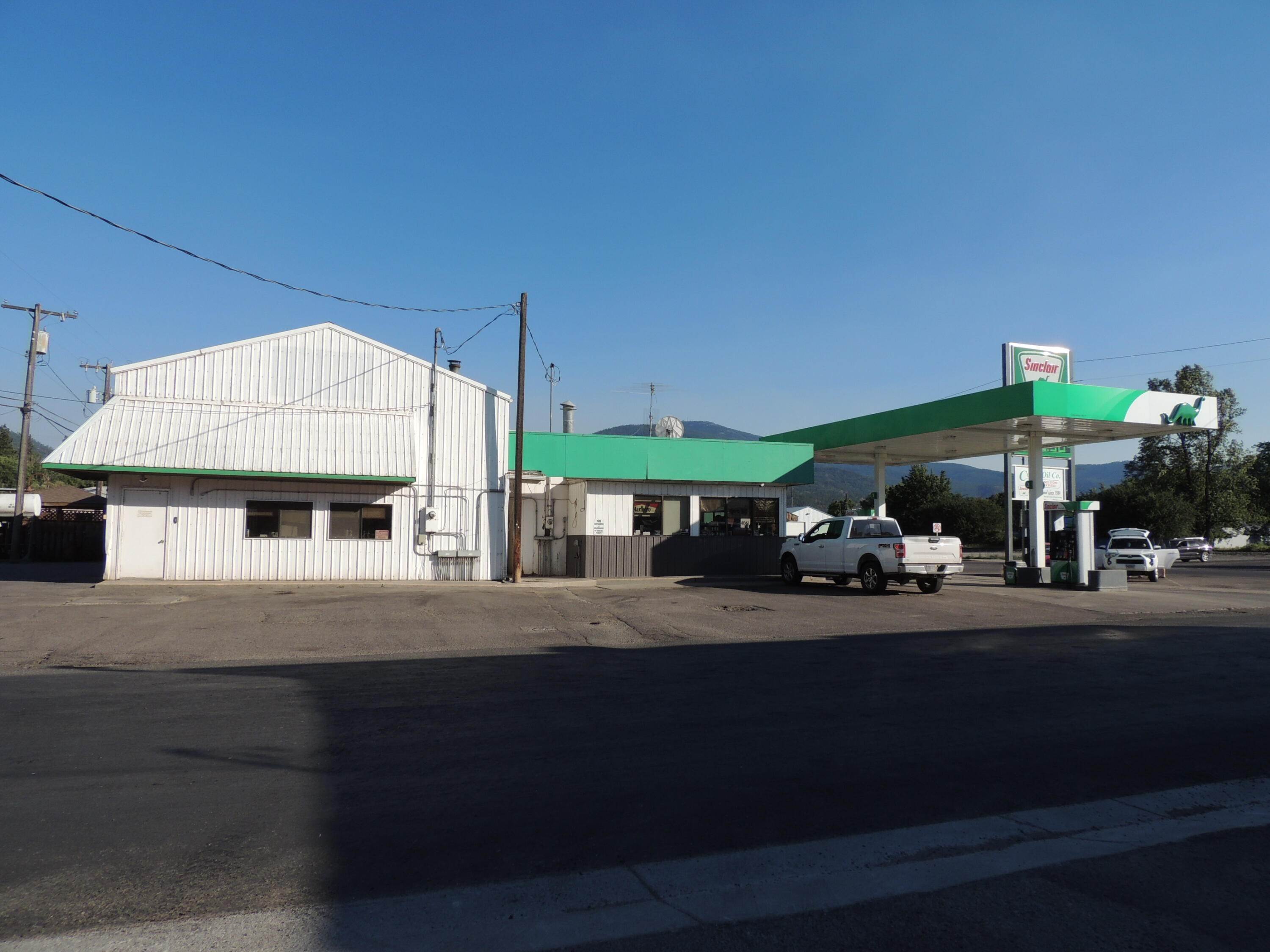 7. Commercial for Sale at 100 East Railroad Avenue, Plains, Montana 59859 United States