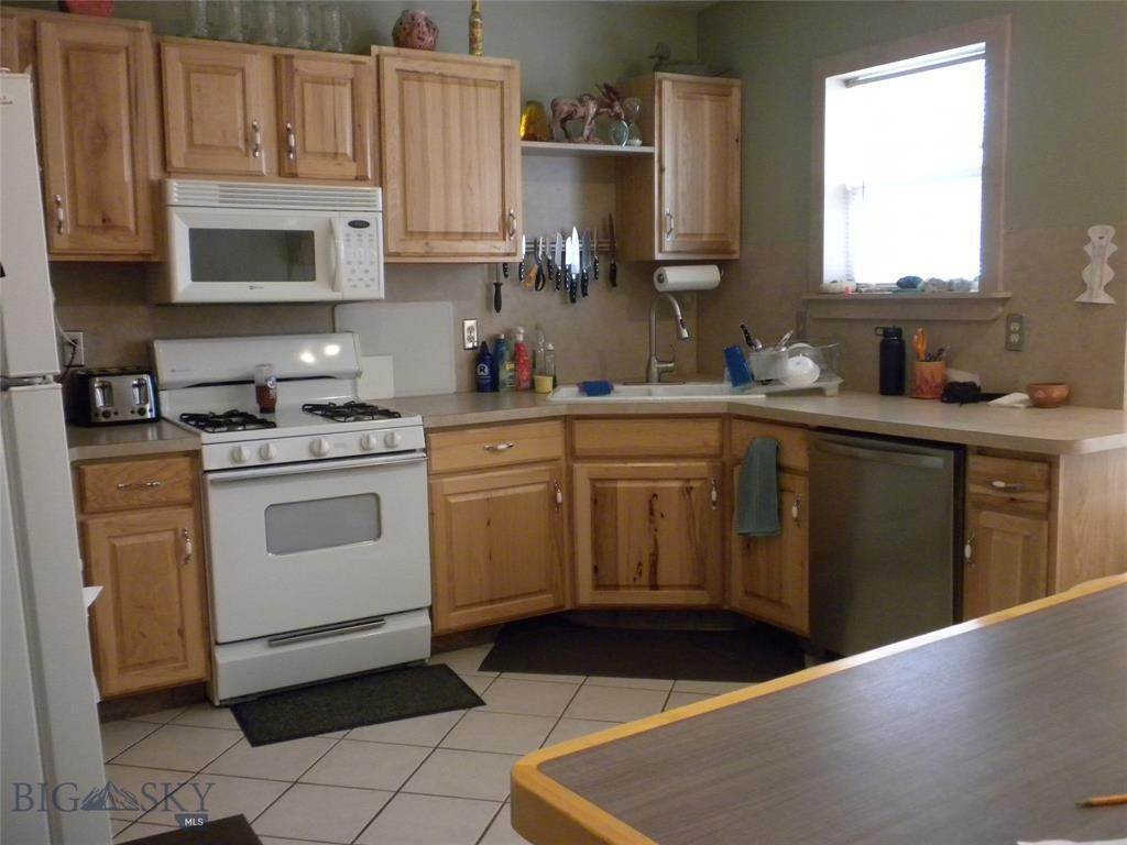 2. Single Family Homes for Sale at 306 West 1st Street Whitehall, Montana 59759 United States
