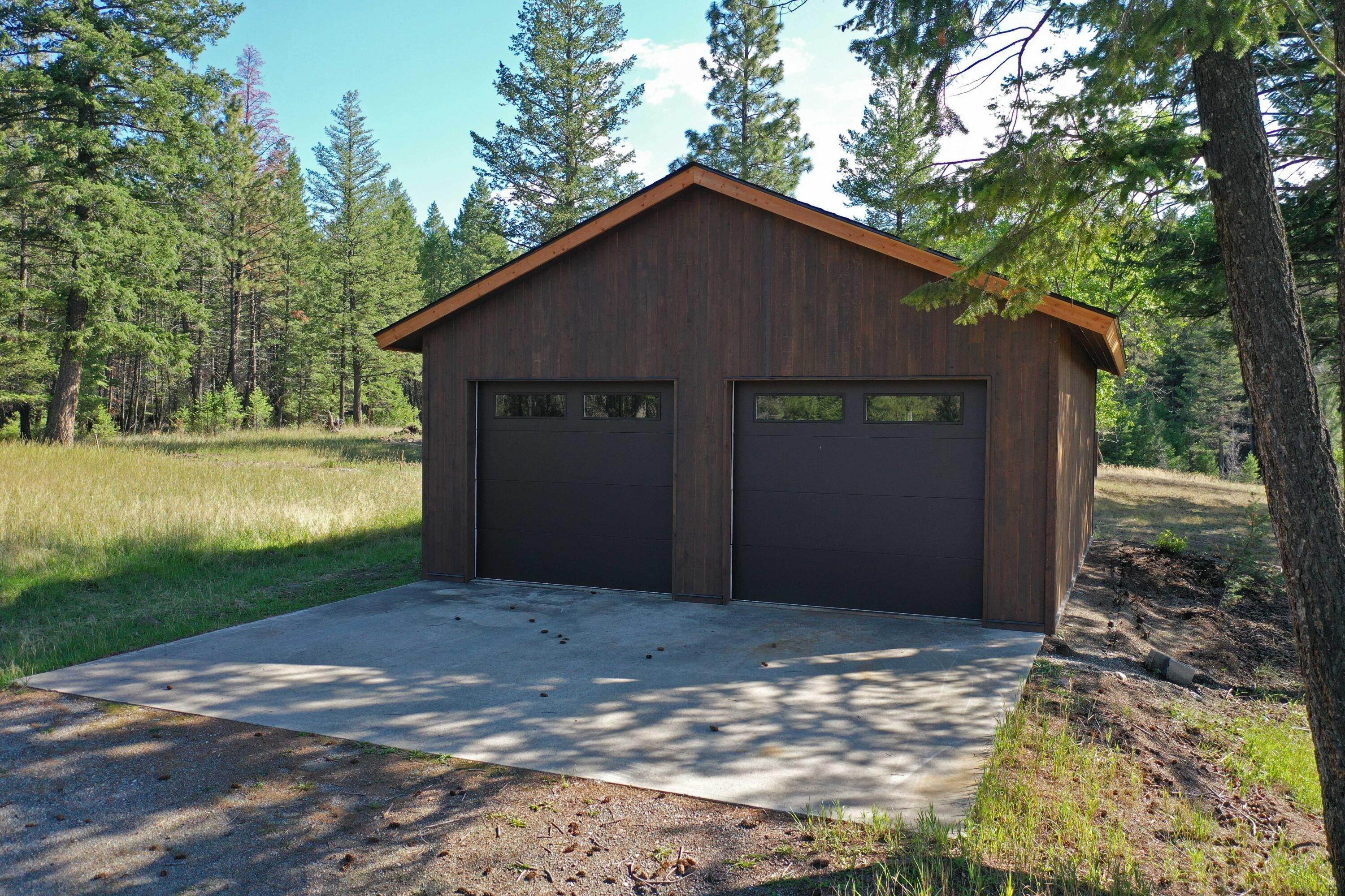 16. Single Family Homes for Sale at 583 Koocanusa Estates Road Eureka, Montana 59917 United States
