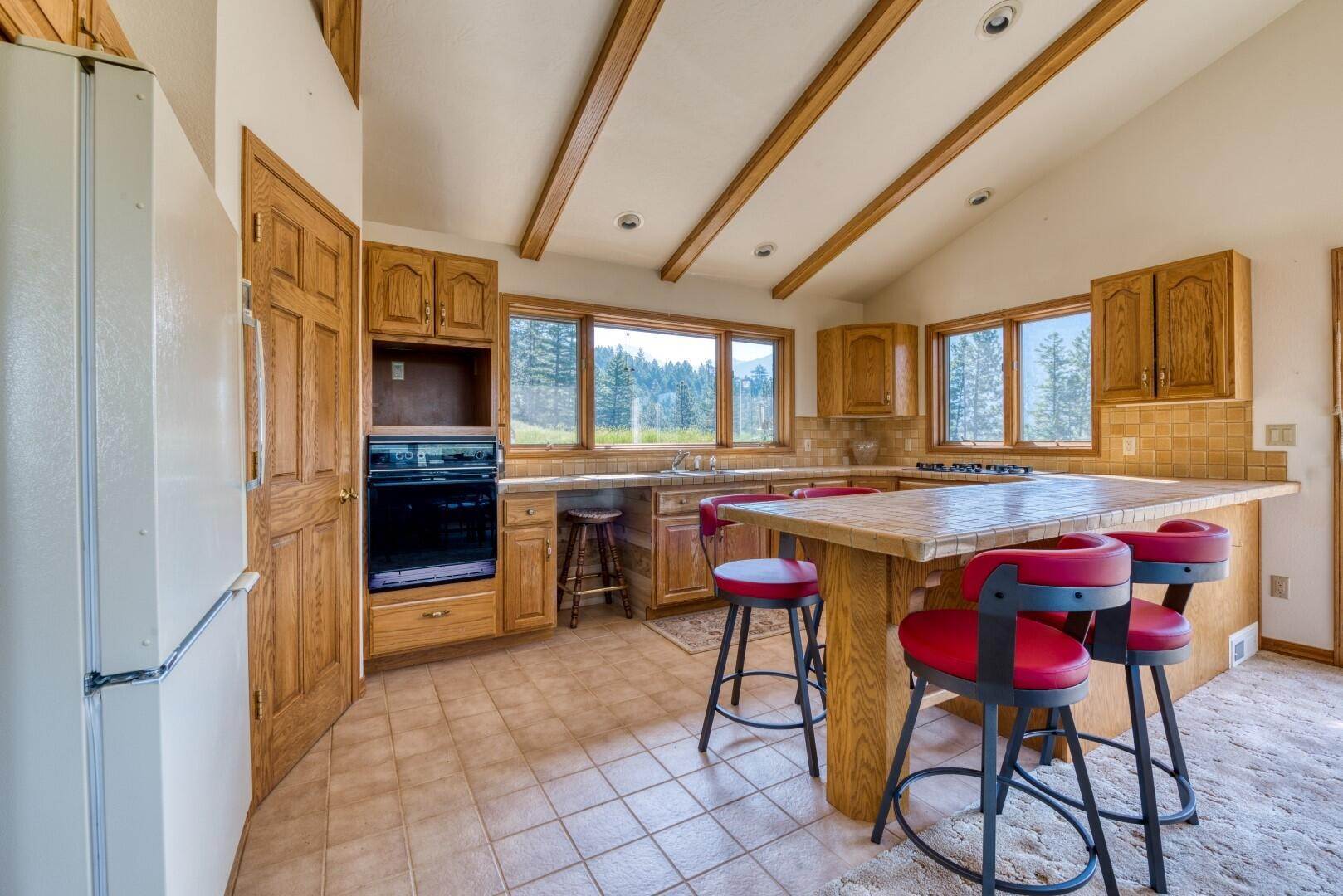 20. Single Family Homes for Sale at 2212 Willow Creek Road, Corvallis, Montana 59828 United States