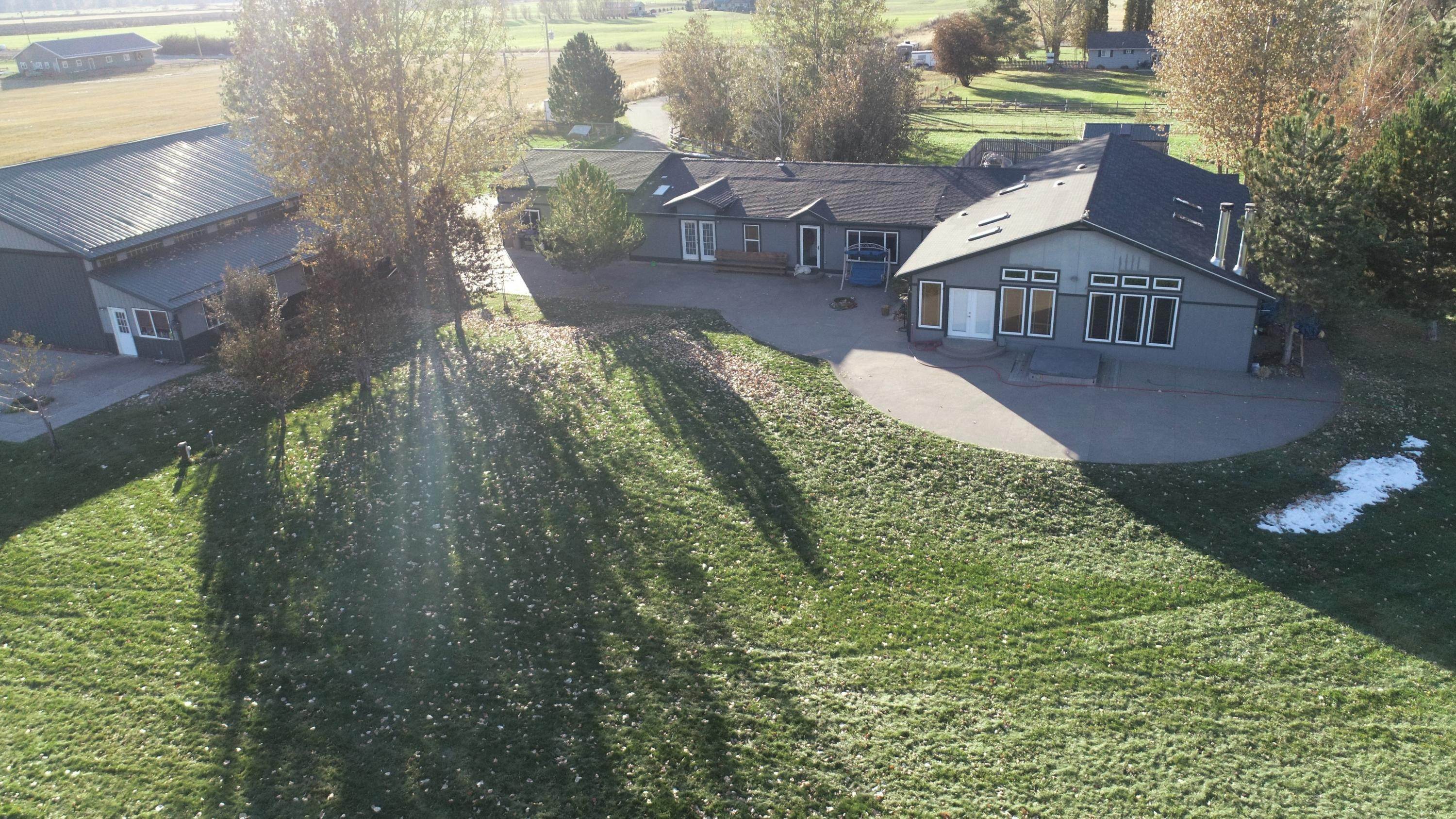 5. Single Family Homes for Sale at 61574 Hillside Road, St. Ignatius, Montana 59865 United States