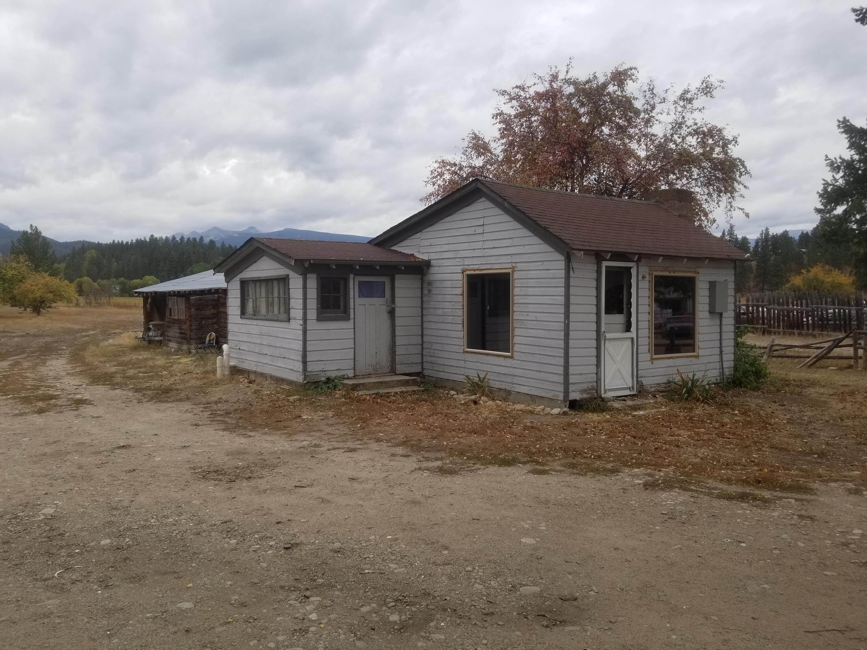 6. Single Family Homes for Sale at 3305 Old Darby Road, Darby, Montana 59829 United States