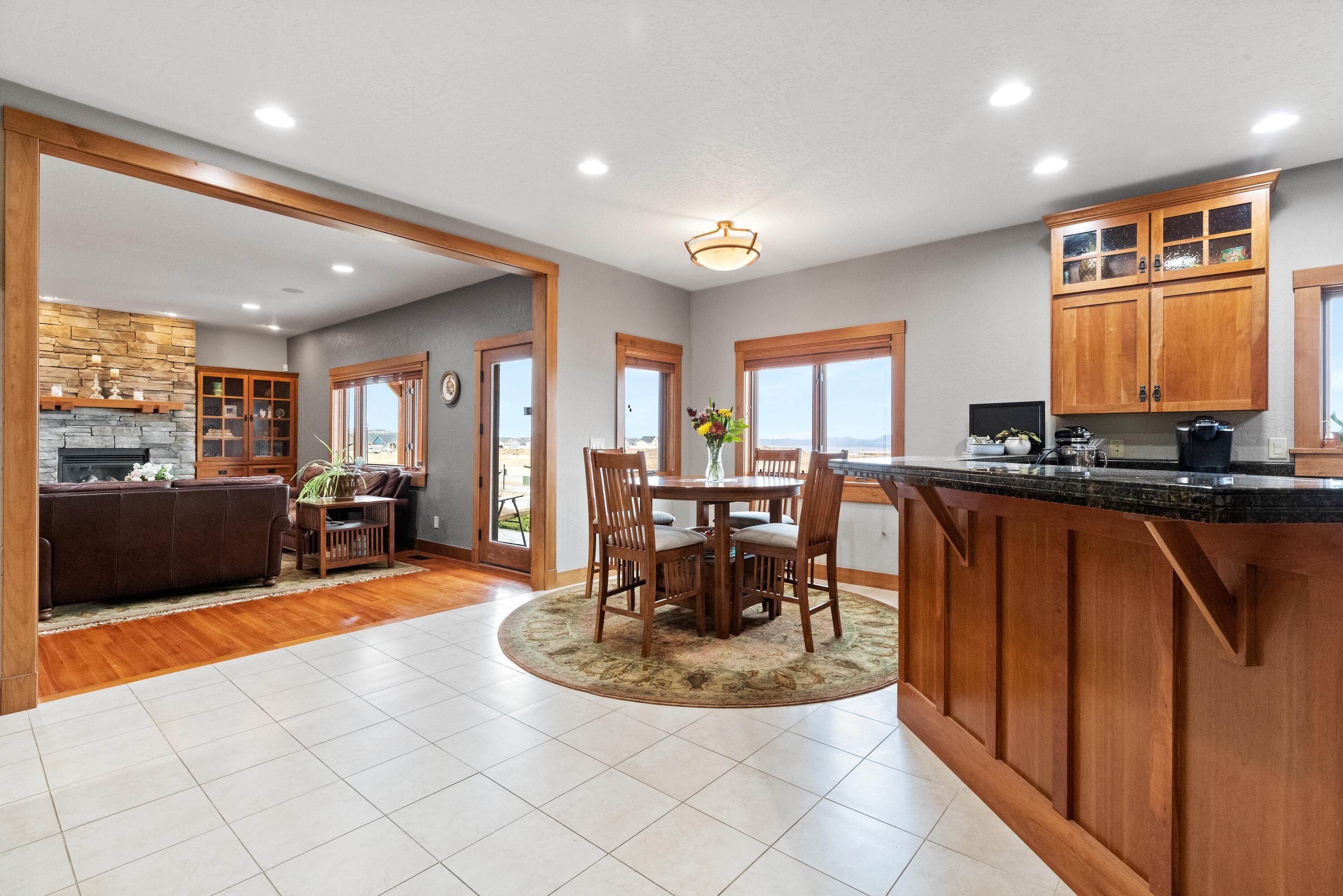 19. Single Family Homes for Sale at 2936 Summit View Avenue, Helena, Montana 59601 United States