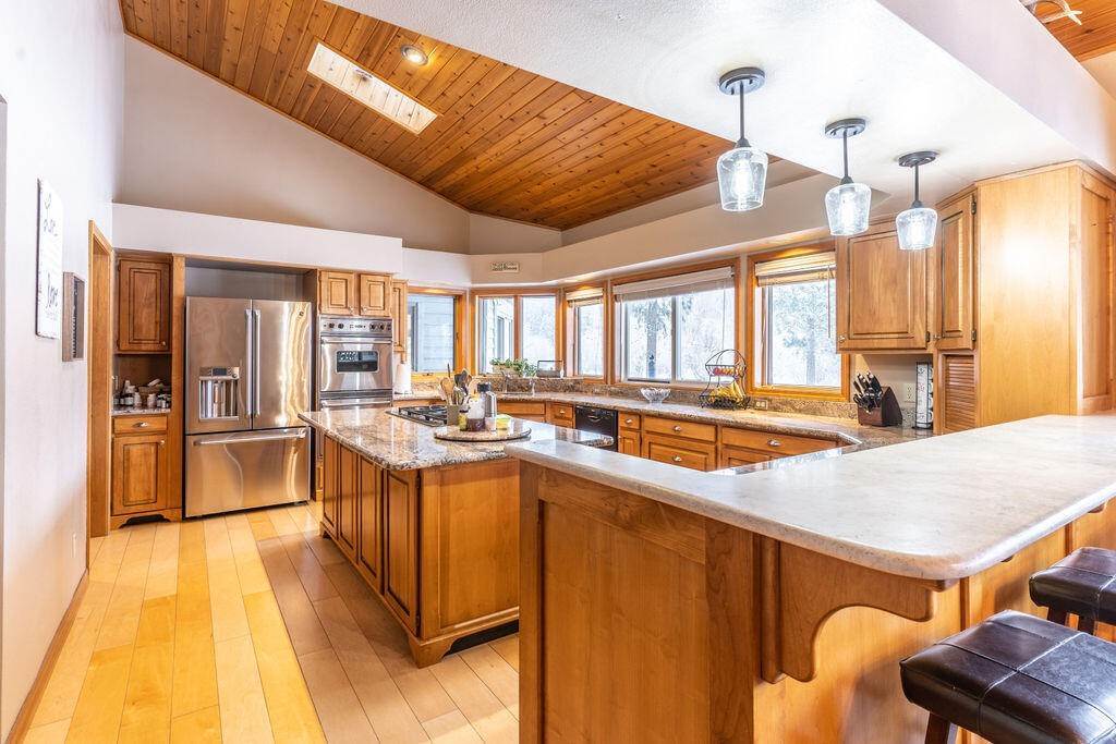 7. Single Family Homes for Sale at 309 Trumble Creek Trail Kalispell, Montana 59901 United States