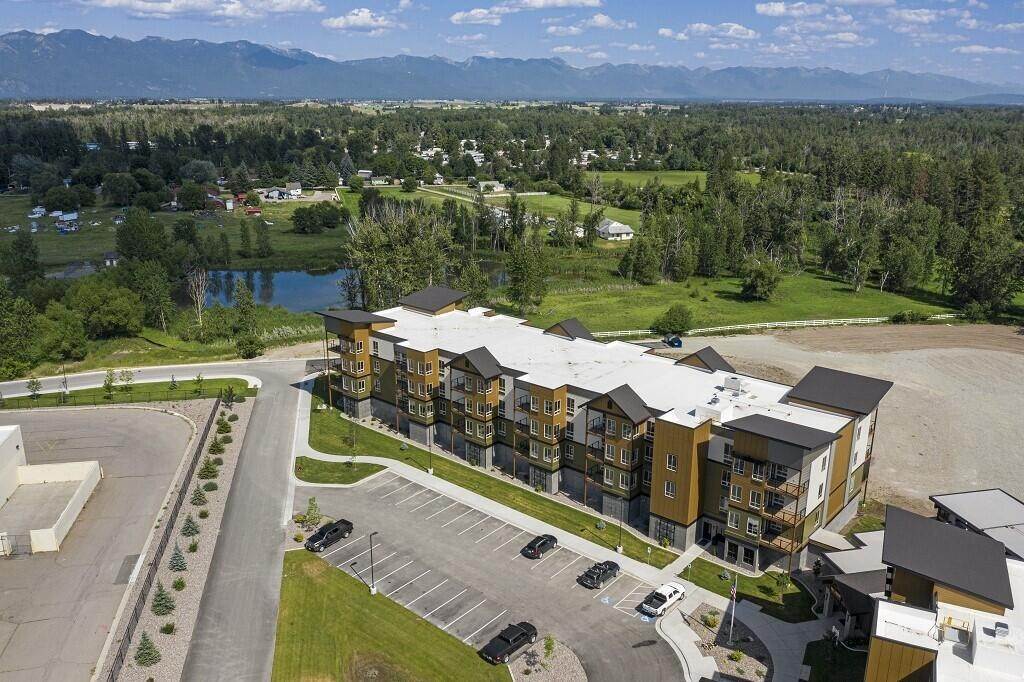 1. Single Family Homes for Sale at 100 Woodlands Way Kalispell, Montana 59901 United States