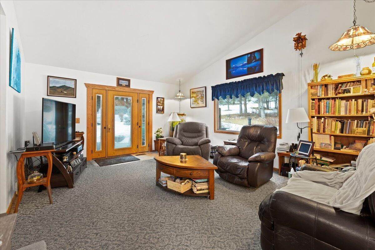 9. Single Family Homes for Sale at 2410 Clydes Dale Lane, Missoula, Montana 59804 United States