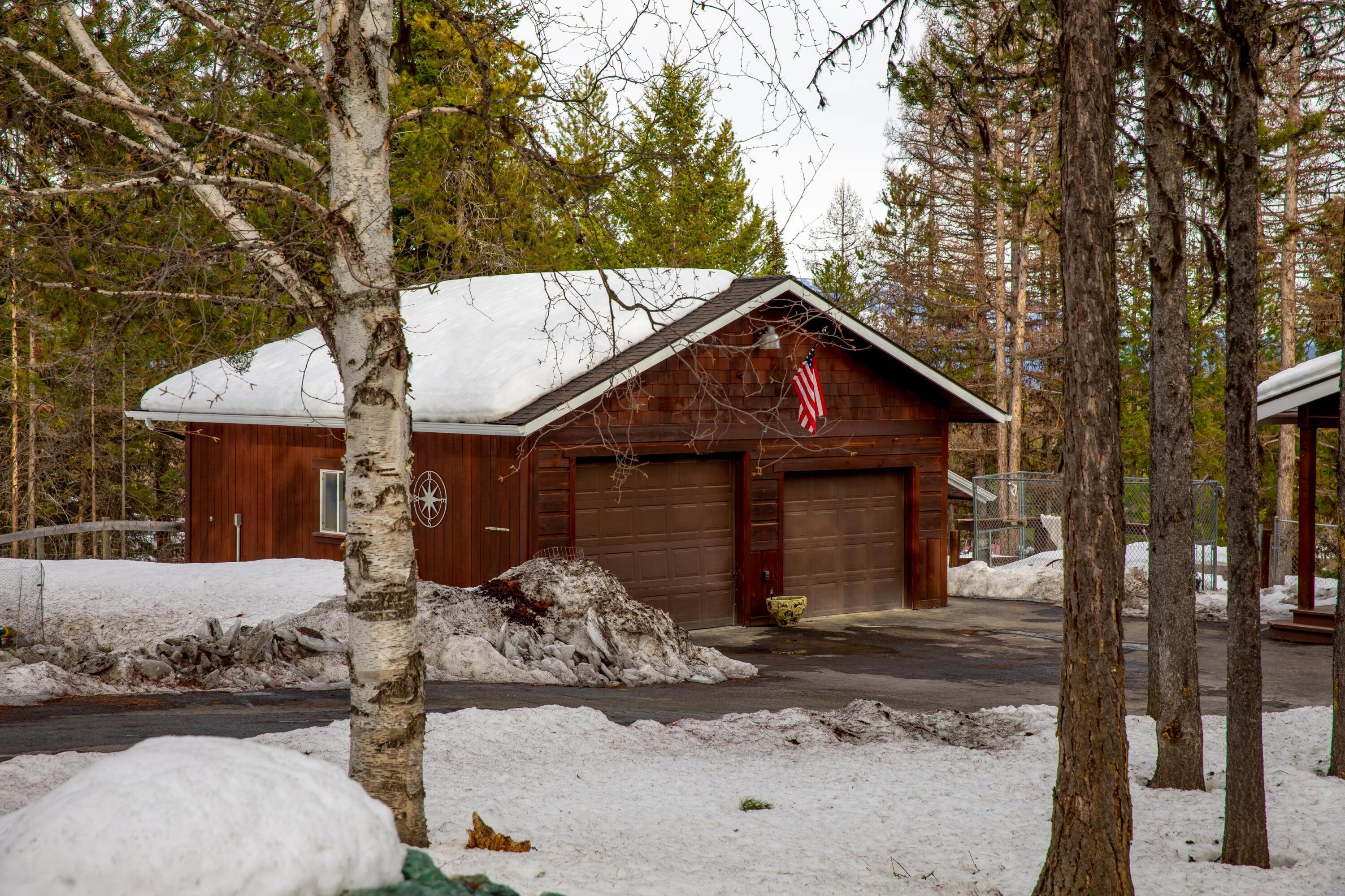 7. Single Family Homes for Sale at 181 Evers Creek Connection Road, Whitefish, Montana 59937 United States