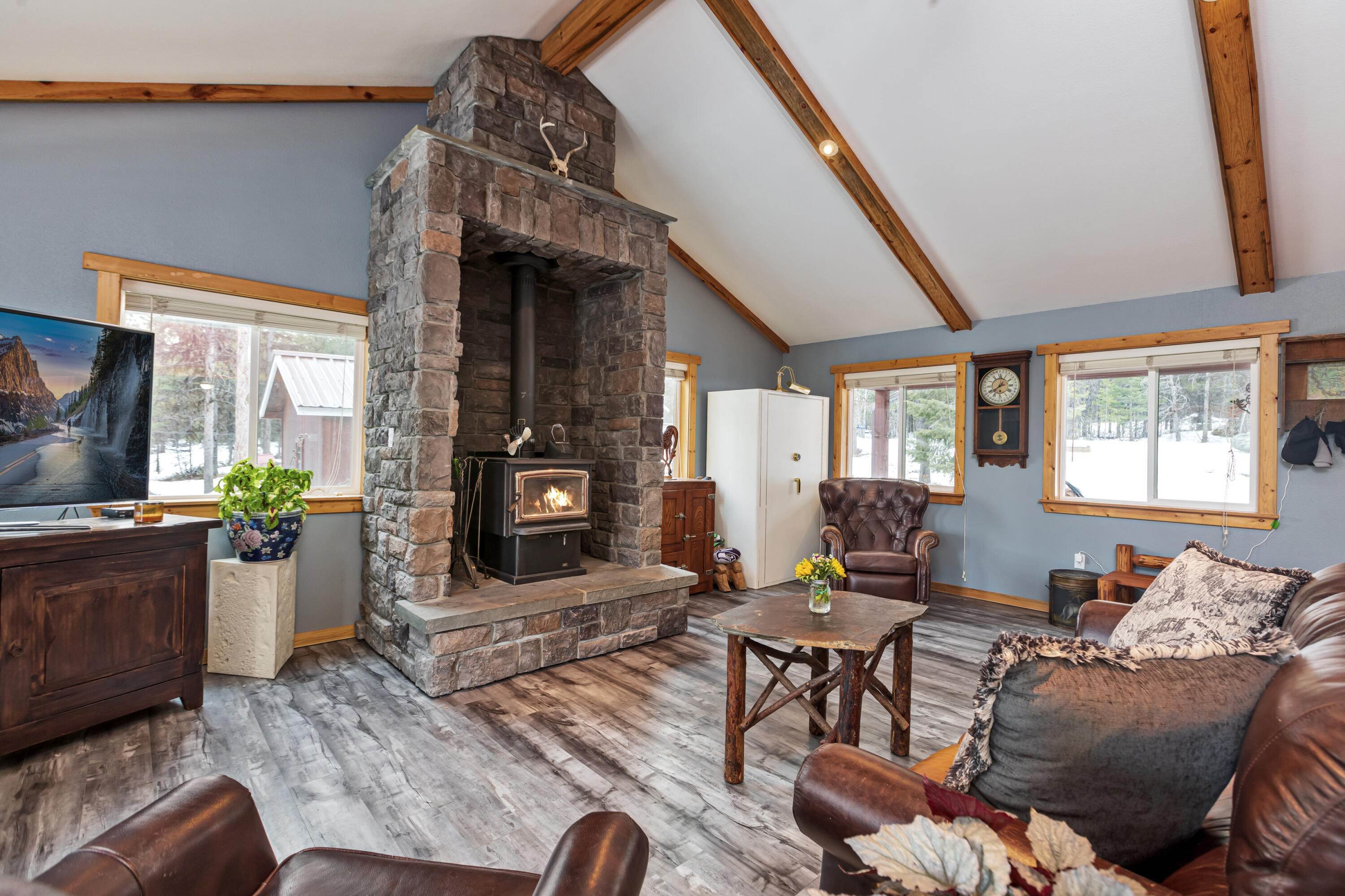 15. Single Family Homes for Sale at 181 Evers Creek Connection Road, Whitefish, Montana 59937 United States