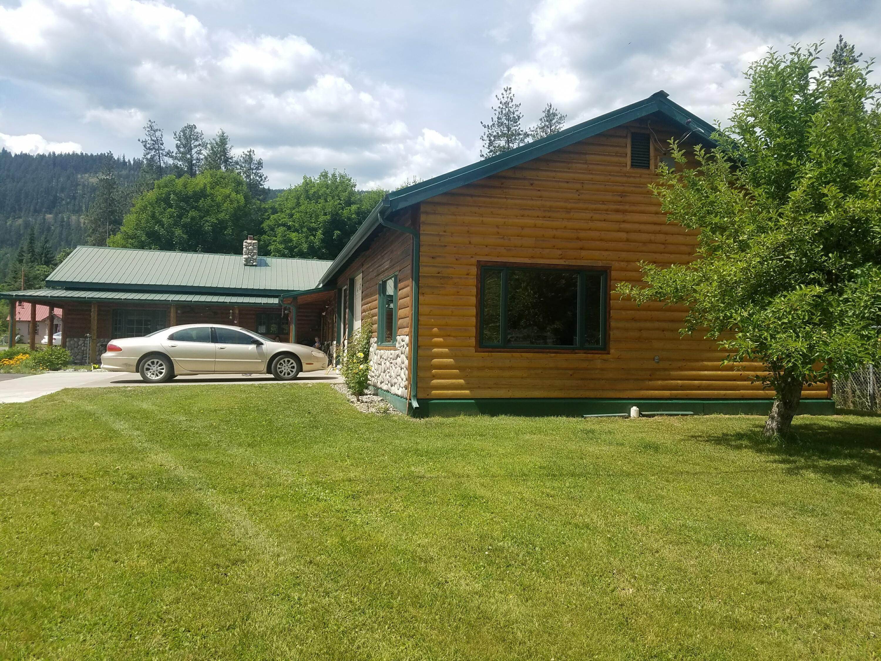 9. Single Family Homes for Sale at 118 West Kootenai Avenue, Troy, Montana 59935 United States
