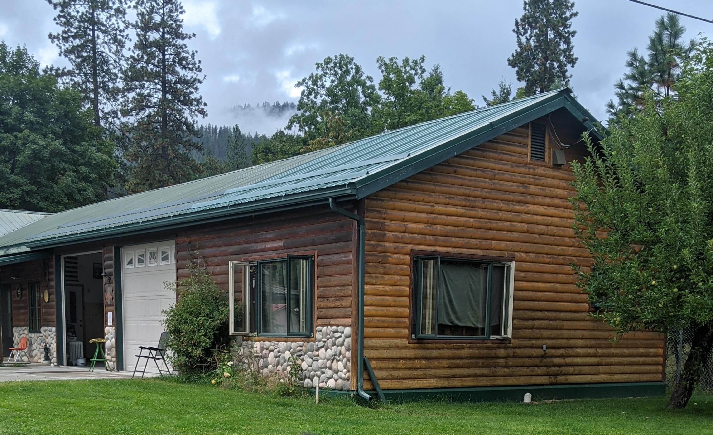 14. Single Family Homes for Sale at 118 West Kootenai Avenue, Troy, Montana 59935 United States