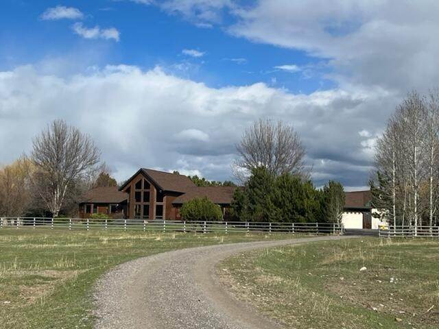 11. Single Family Homes for Sale at 272 Cactus Trail, Stevensville, Montana 59870 United States