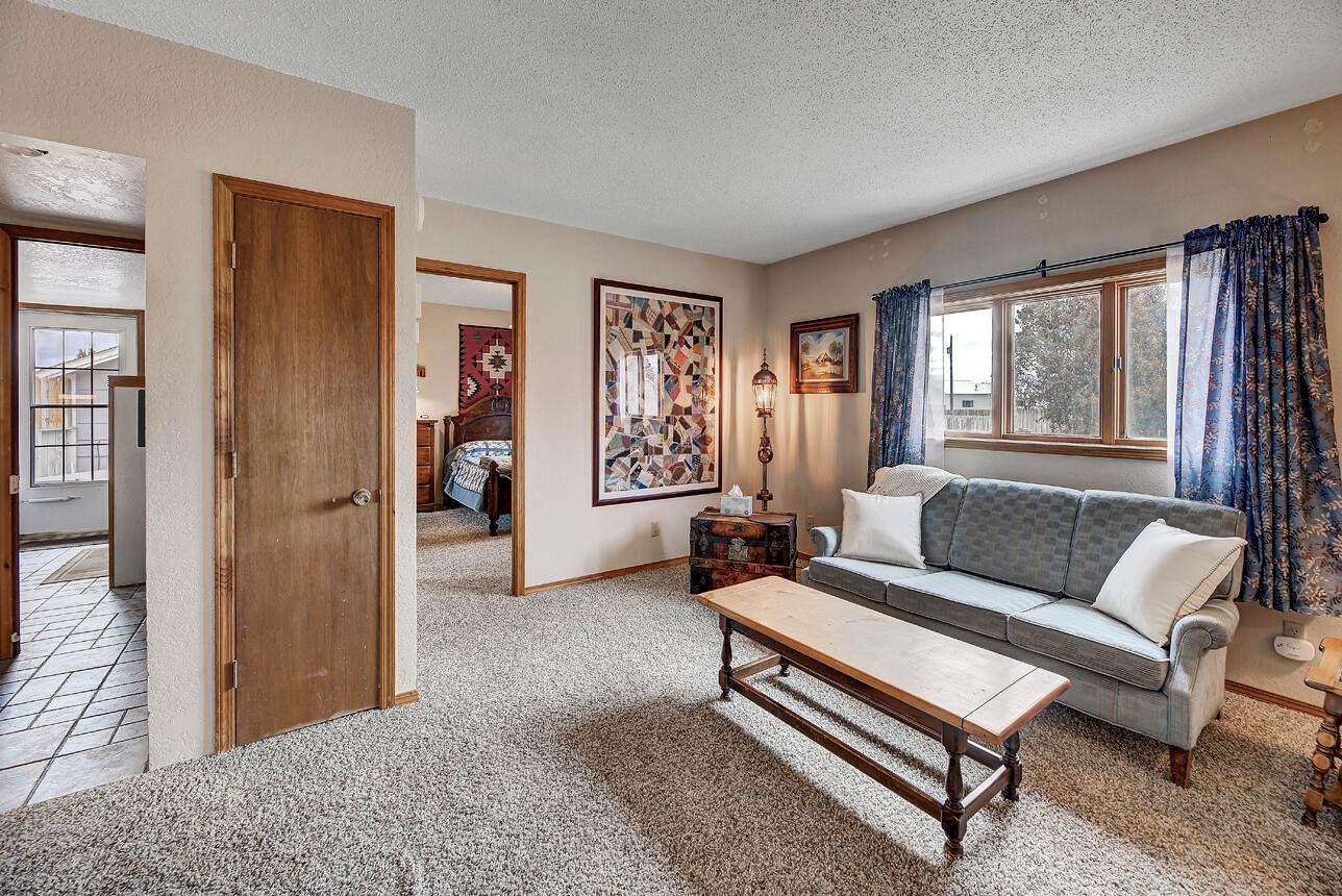 18. Single Family Homes for Sale at 1059-1079 Trails End Road, Helena, Montana 59602 United States