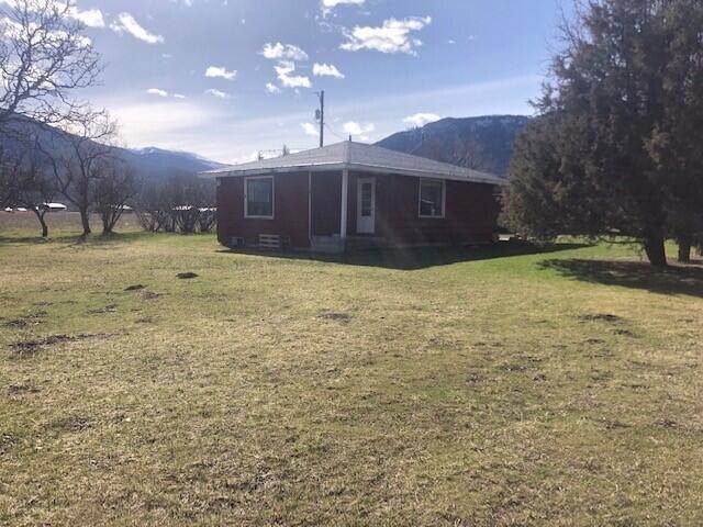 7. Single Family Homes for Sale at 72 Airport Road, Thompson Falls, Montana 59873 United States