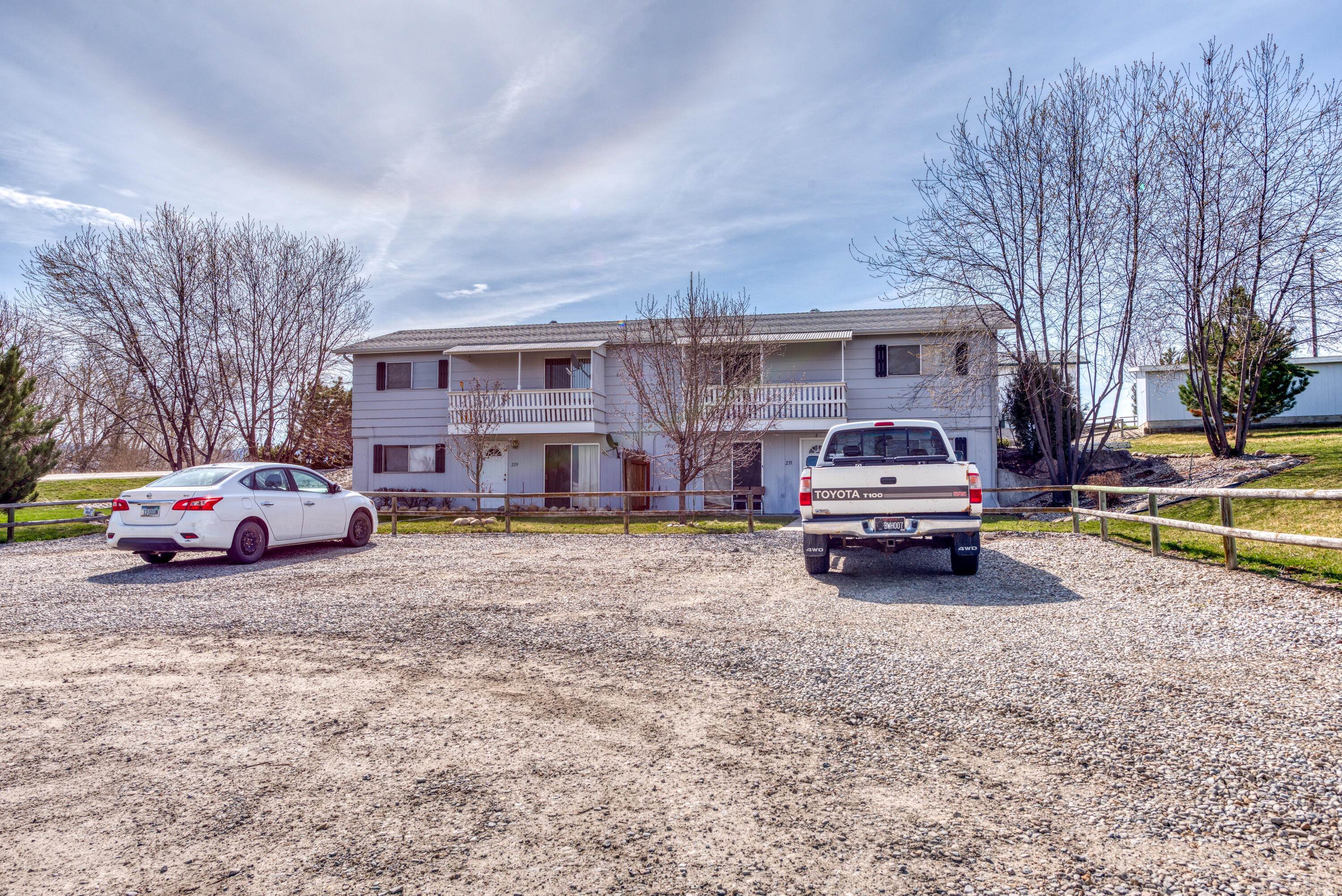 5. Multi-Family Homes for Sale at 215-233 Mockingbird Hill, Hamilton, Montana 59840 United States