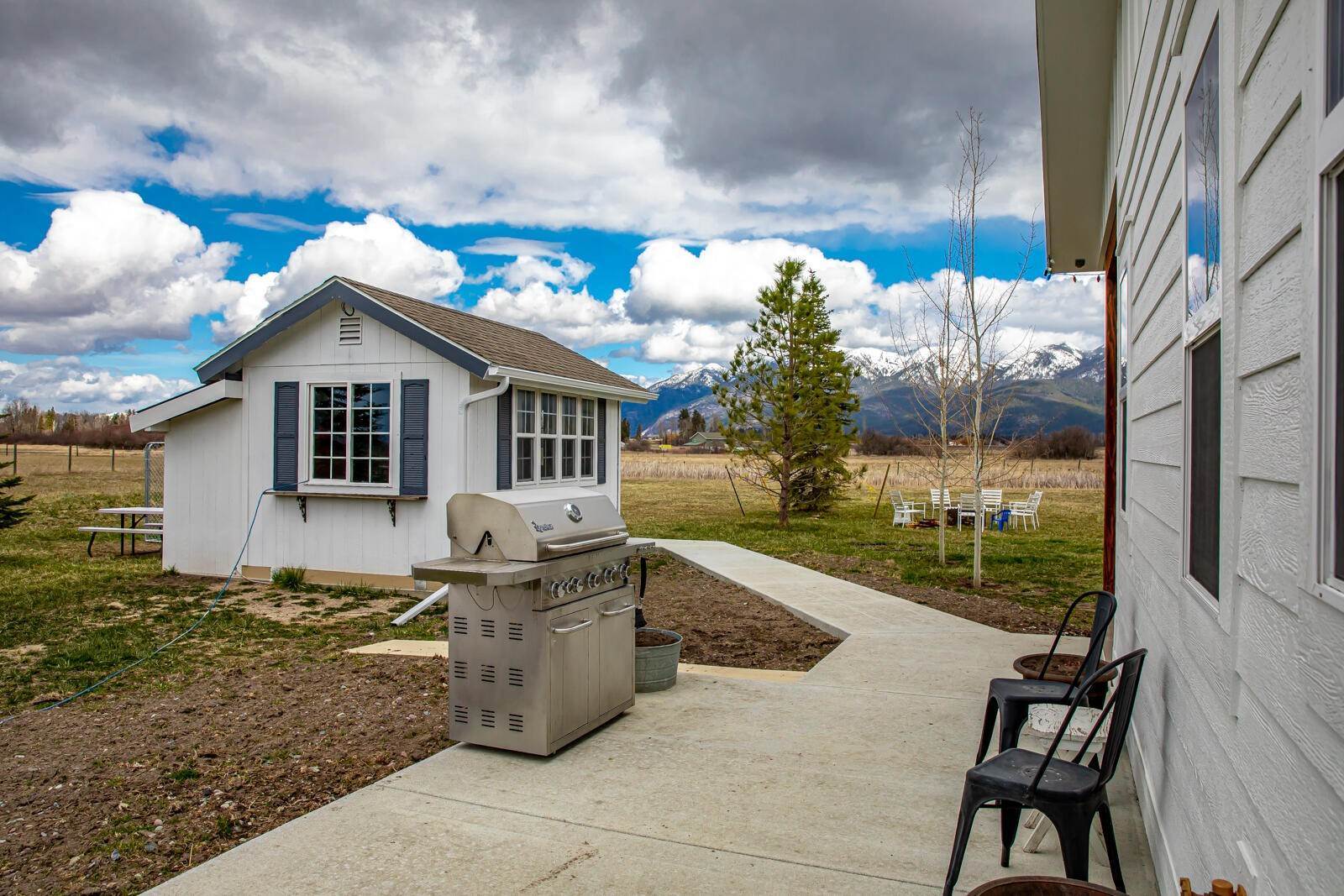 19. Single Family Homes for Sale at 455 O'Bryan Lane, Kalispell, Montana 59901 United States
