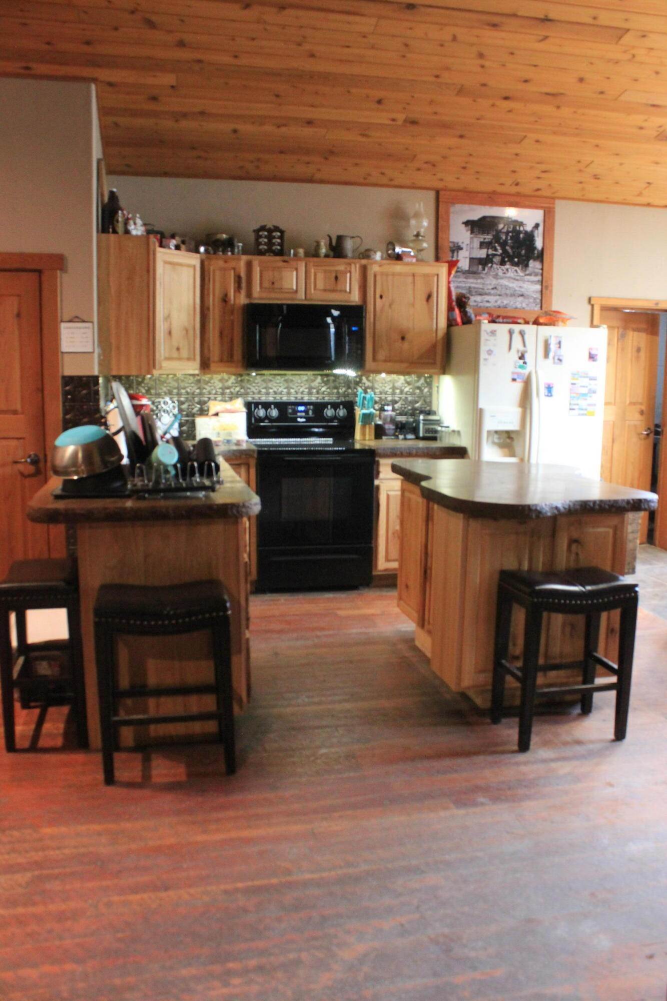 2. Commercial for Sale at 407 South Sansome Street, Philipsburg, Montana 59858 United States