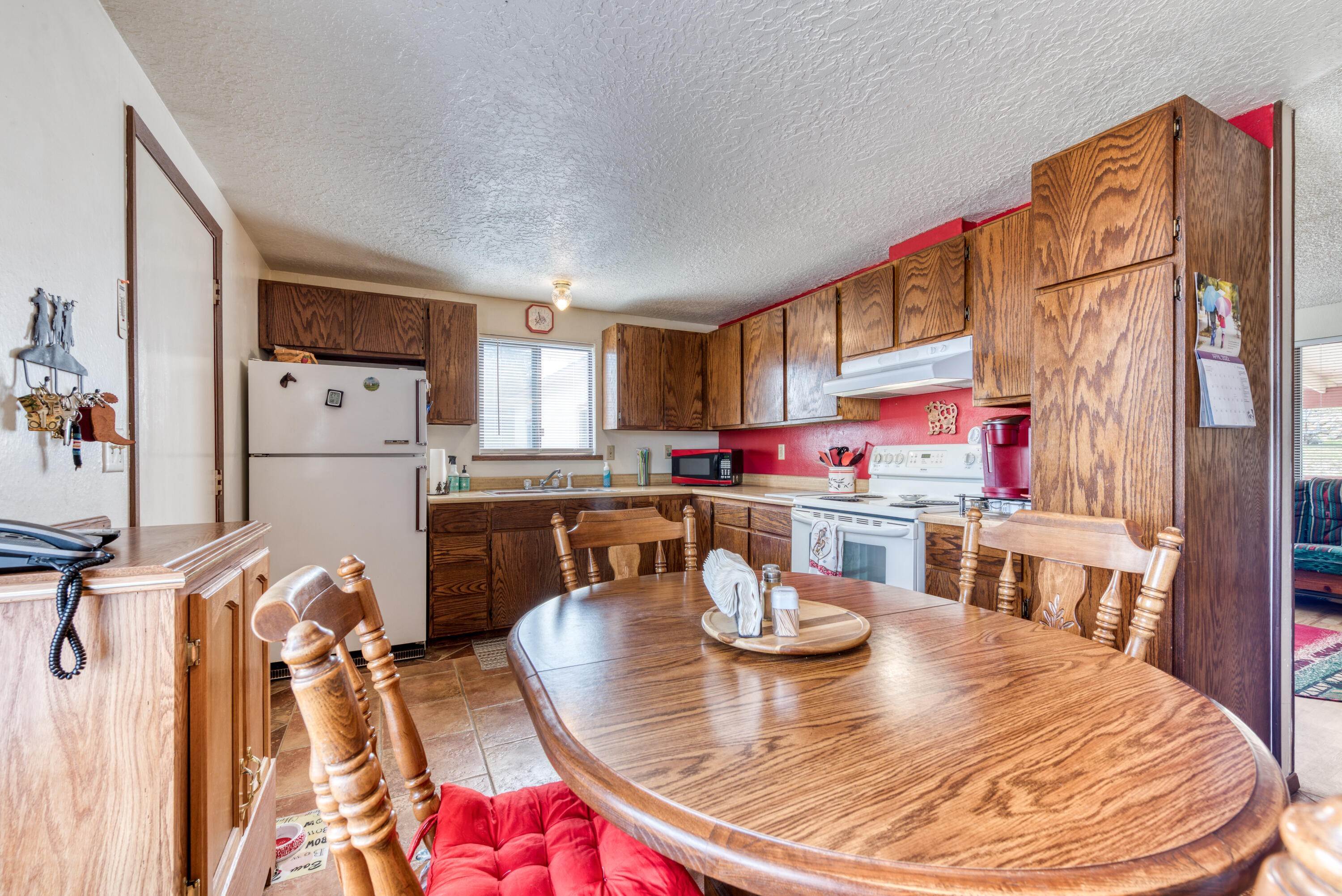 14. Single Family Homes for Sale at 828 Ponderosa Drive, Hamilton, Montana 59840 United States