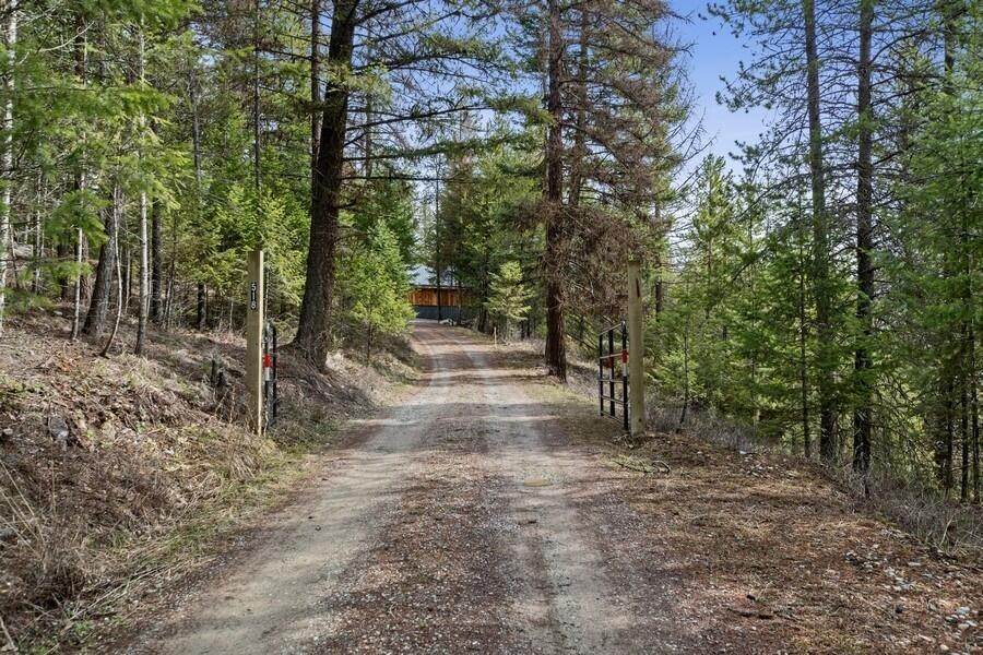 4. Single Family Homes for Sale at 518 Tamarack Creek Road, Whitefish, Montana 59937 United States