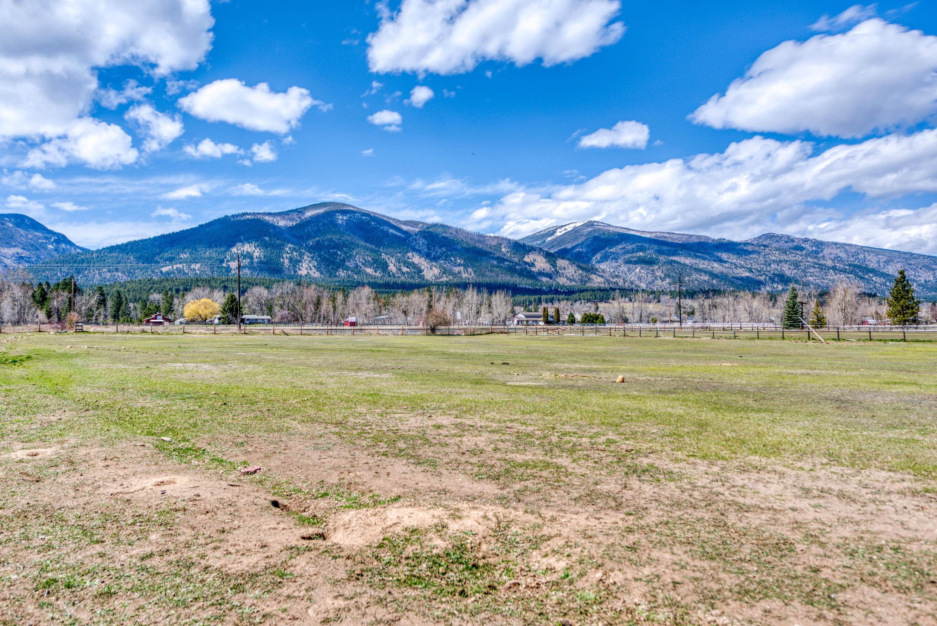 14. Single Family Homes for Sale at 5175 Koch Lane, Florence, Montana 59833 United States