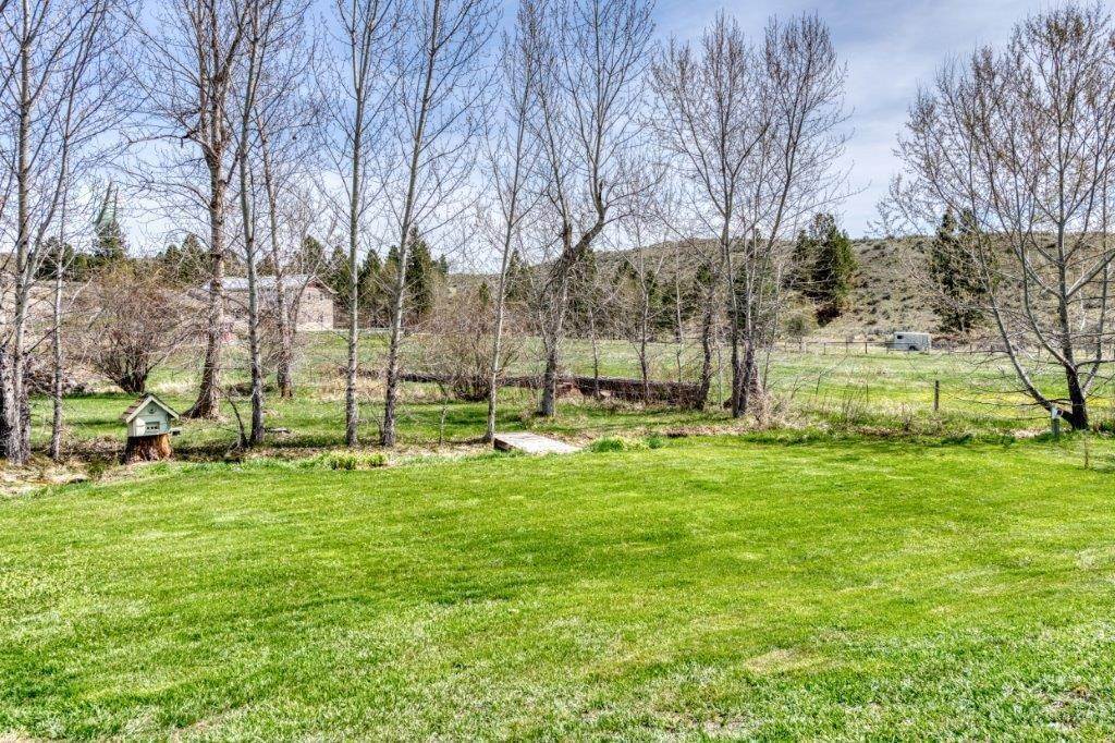 14. Single Family Homes for Sale at 675 Dry Gulch Road, Stevensville, Montana 59870 United States