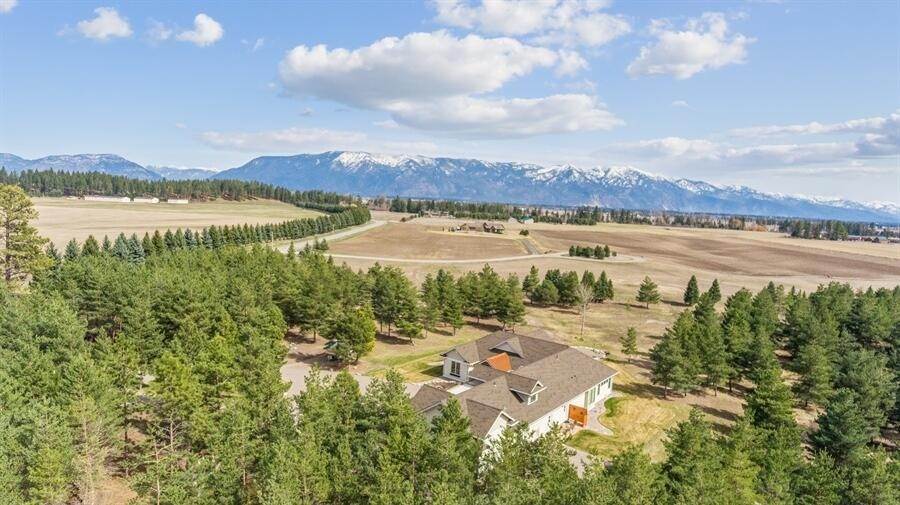 4. Single Family Homes for Sale at 40 Cimarron Trail, Kalispell, Montana 59901 United States