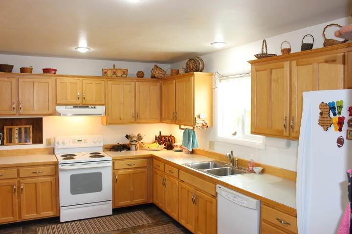 20. Single Family Homes for Sale at 108 Vantage Lane, Hamilton, Montana 59840 United States