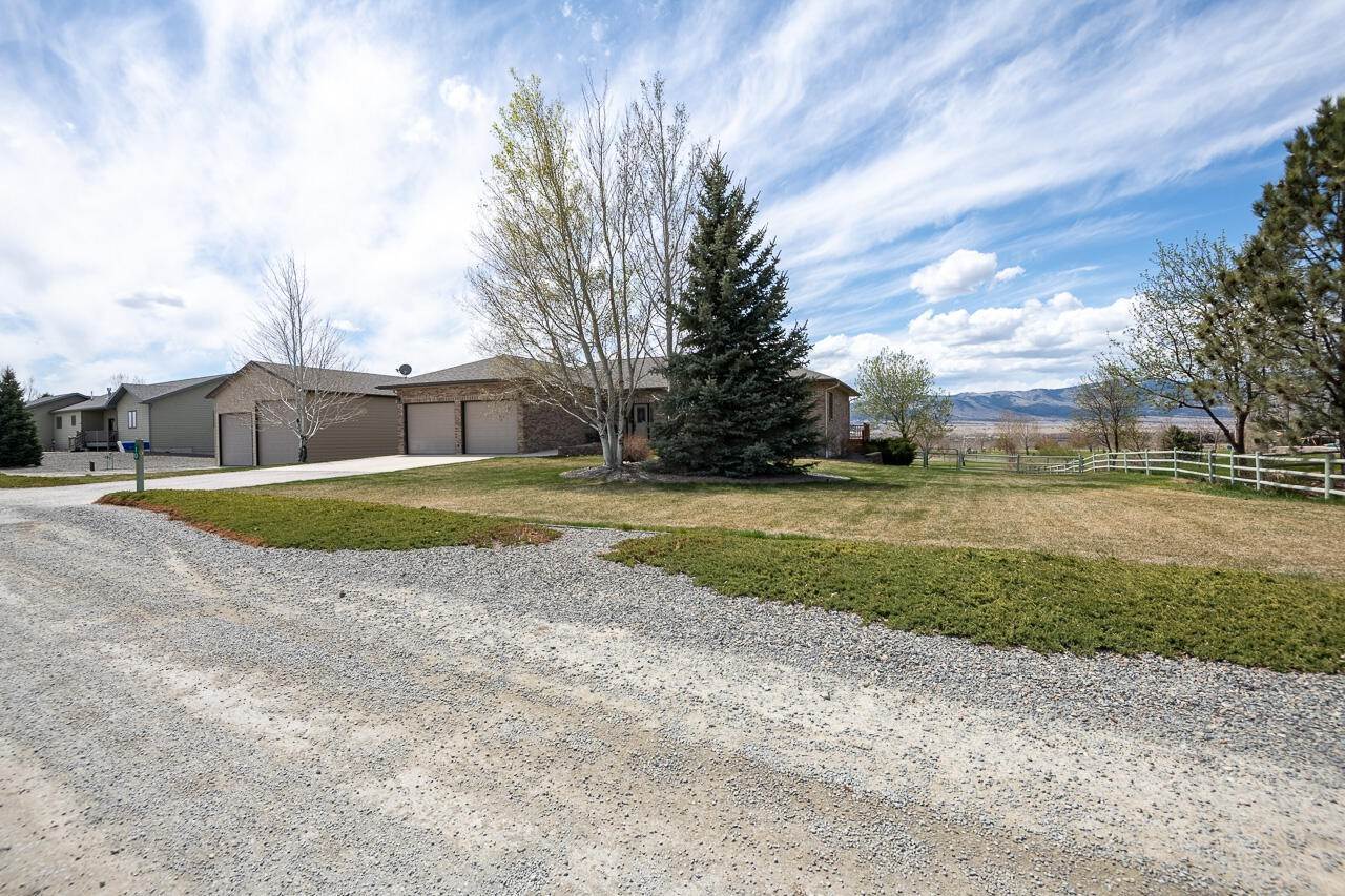 17. Single Family Homes for Sale at 10 Sautter Lane, Townsend, Montana 59644 United States