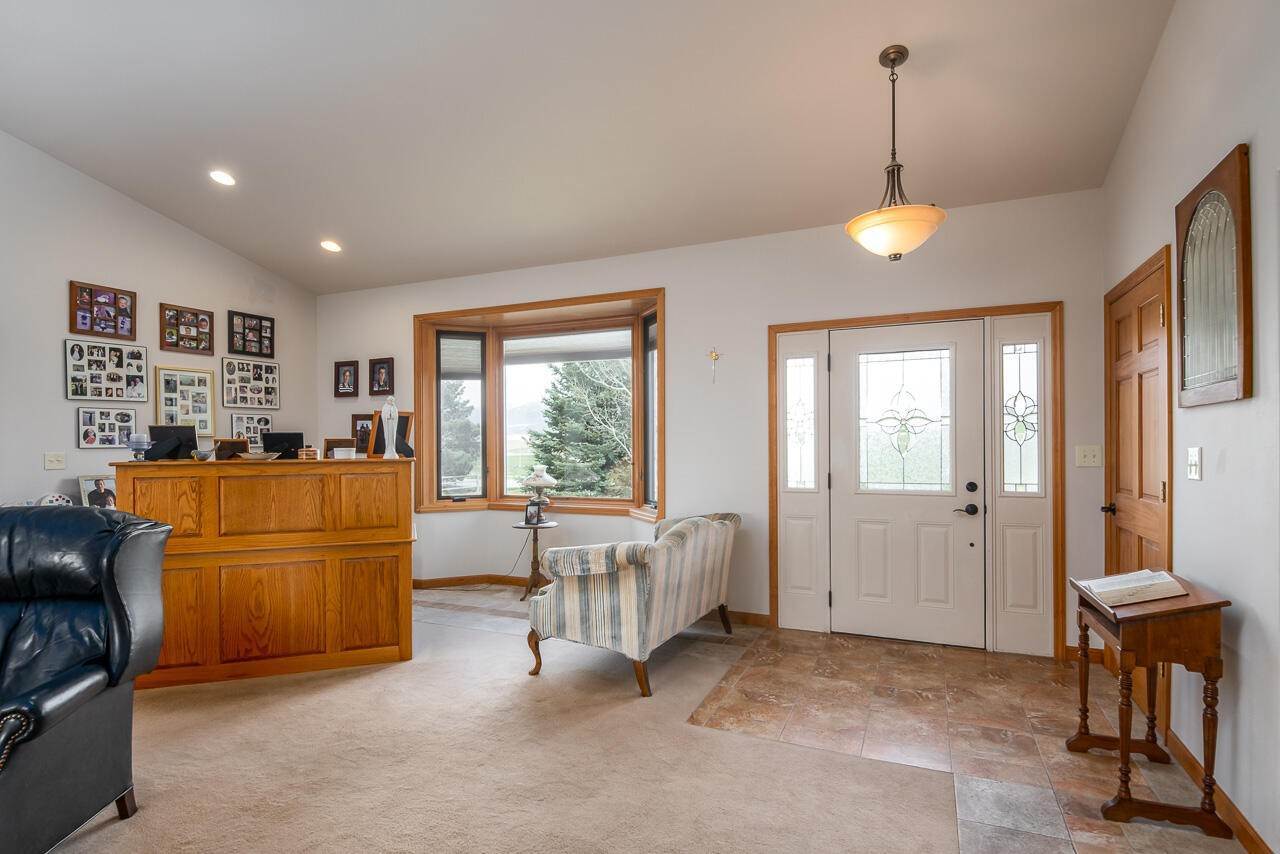 20. Single Family Homes for Sale at 10 Sautter Lane, Townsend, Montana 59644 United States