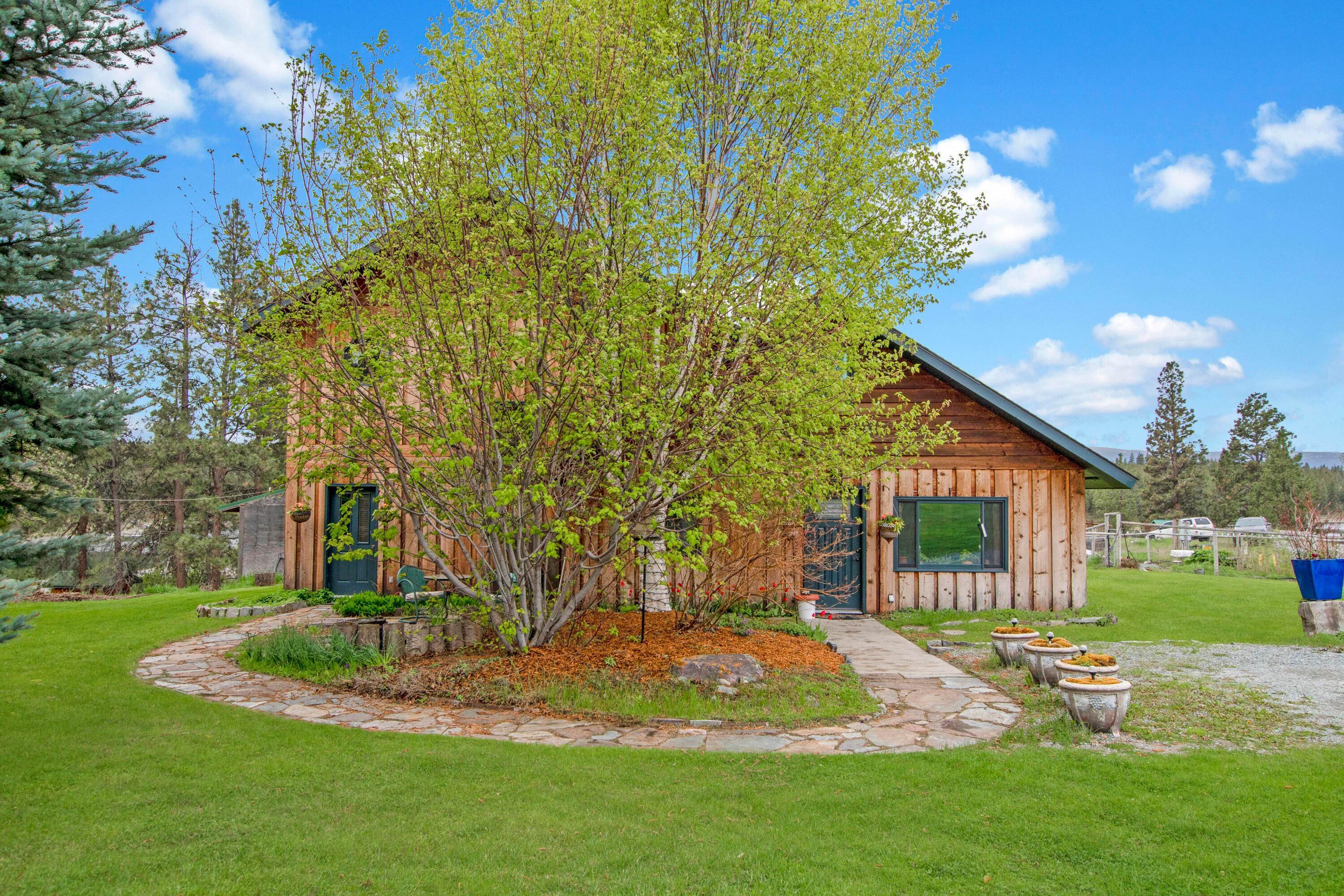 2. Single Family Homes for Sale at 17 Carpenter Lane, Eureka, Montana 59917 United States