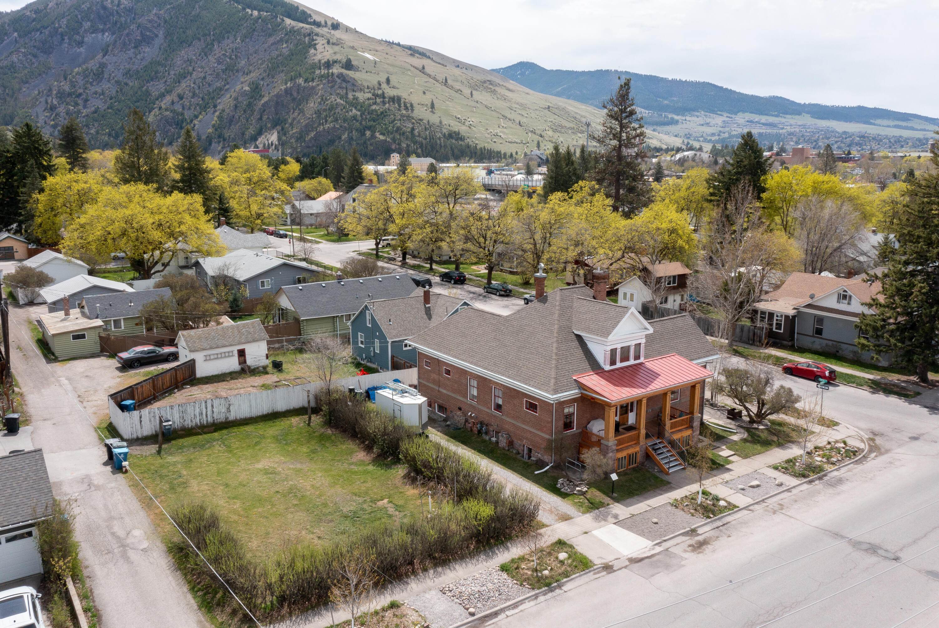 6. Single Family Homes for Sale at 804 Monroe Street, Missoula, Montana 59802 United States