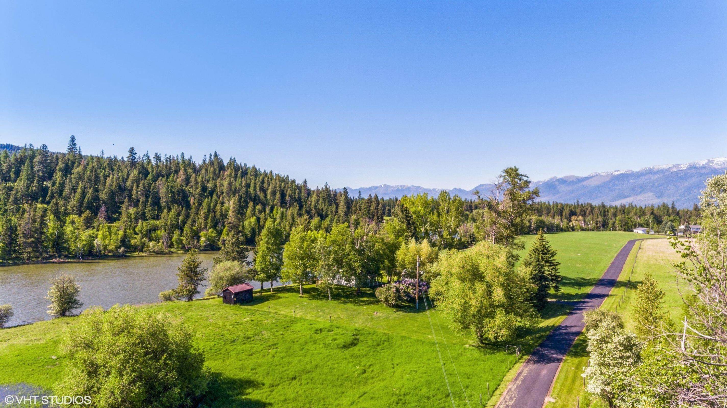 14. Single Family Homes for Sale at 290,300 Swan Meadow Drive, Bigfork, Montana 59911 United States