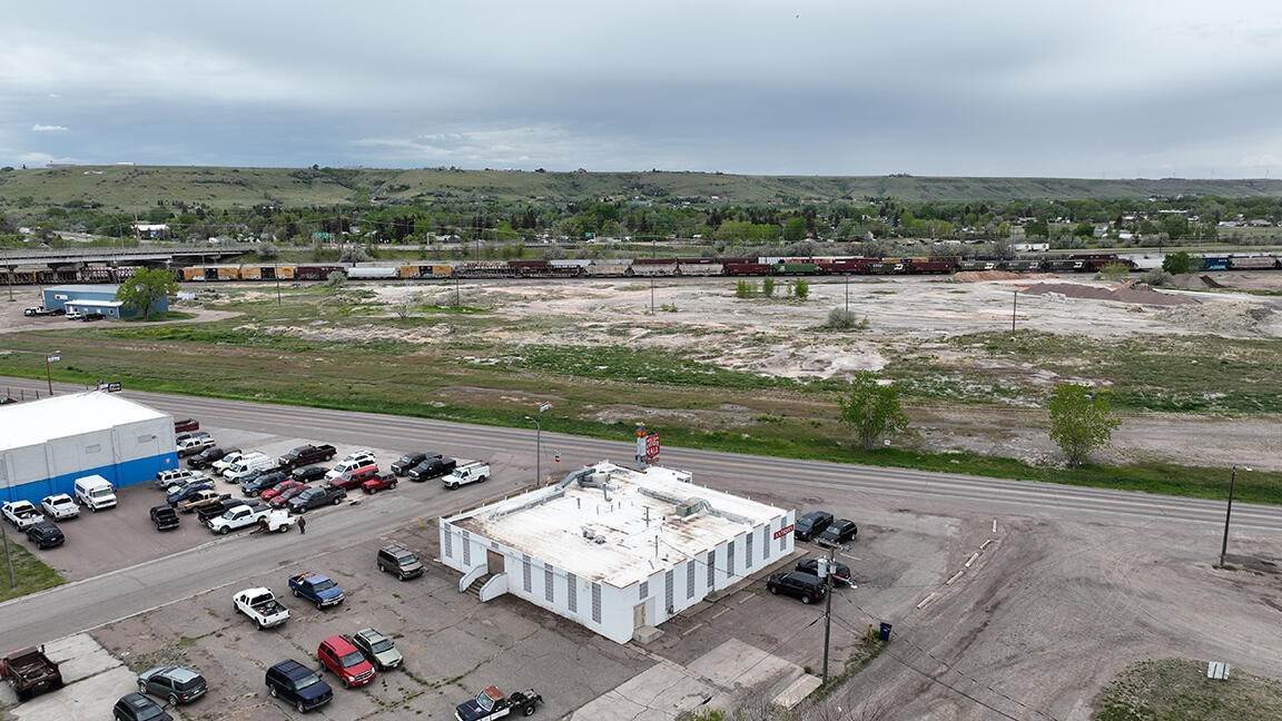 5. Commercial for Sale at 1512 Vaughn Road, Great Falls, Montana 59404 United States