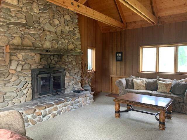 18. Single Family Homes for Sale at 3936 Logmill Lane, Darby, Montana 59829 United States