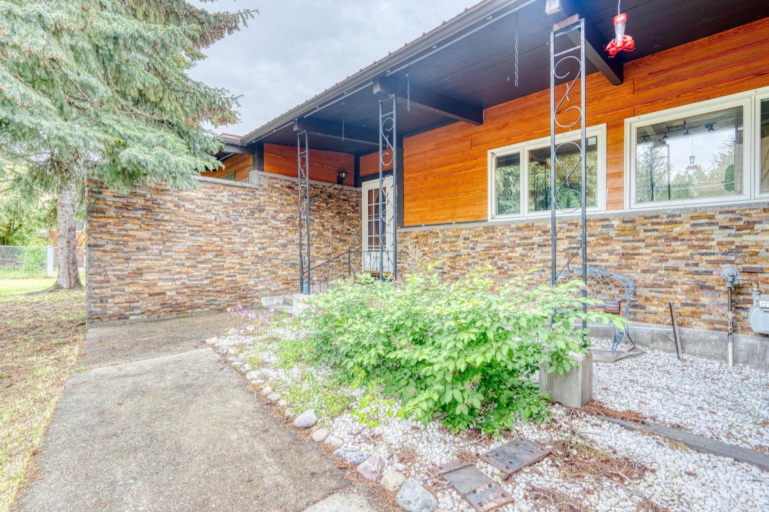 7. Multi-Family Homes for Sale at 939 Vans Avenue, Columbia Falls, Montana 59912 United States