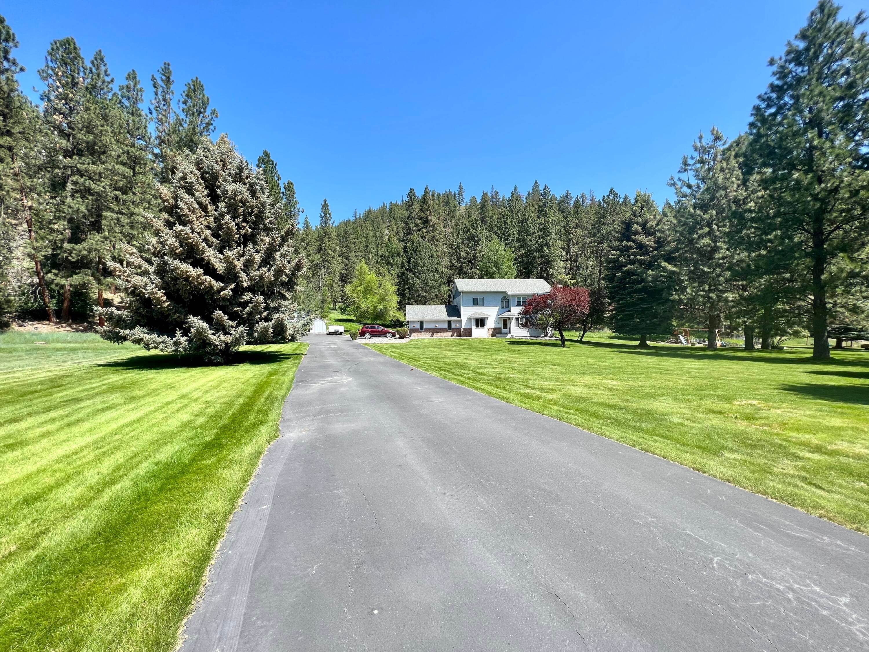 2. Single Family Homes for Sale at 2410 Clydes Dale Lane, Missoula, Montana 59804 United States