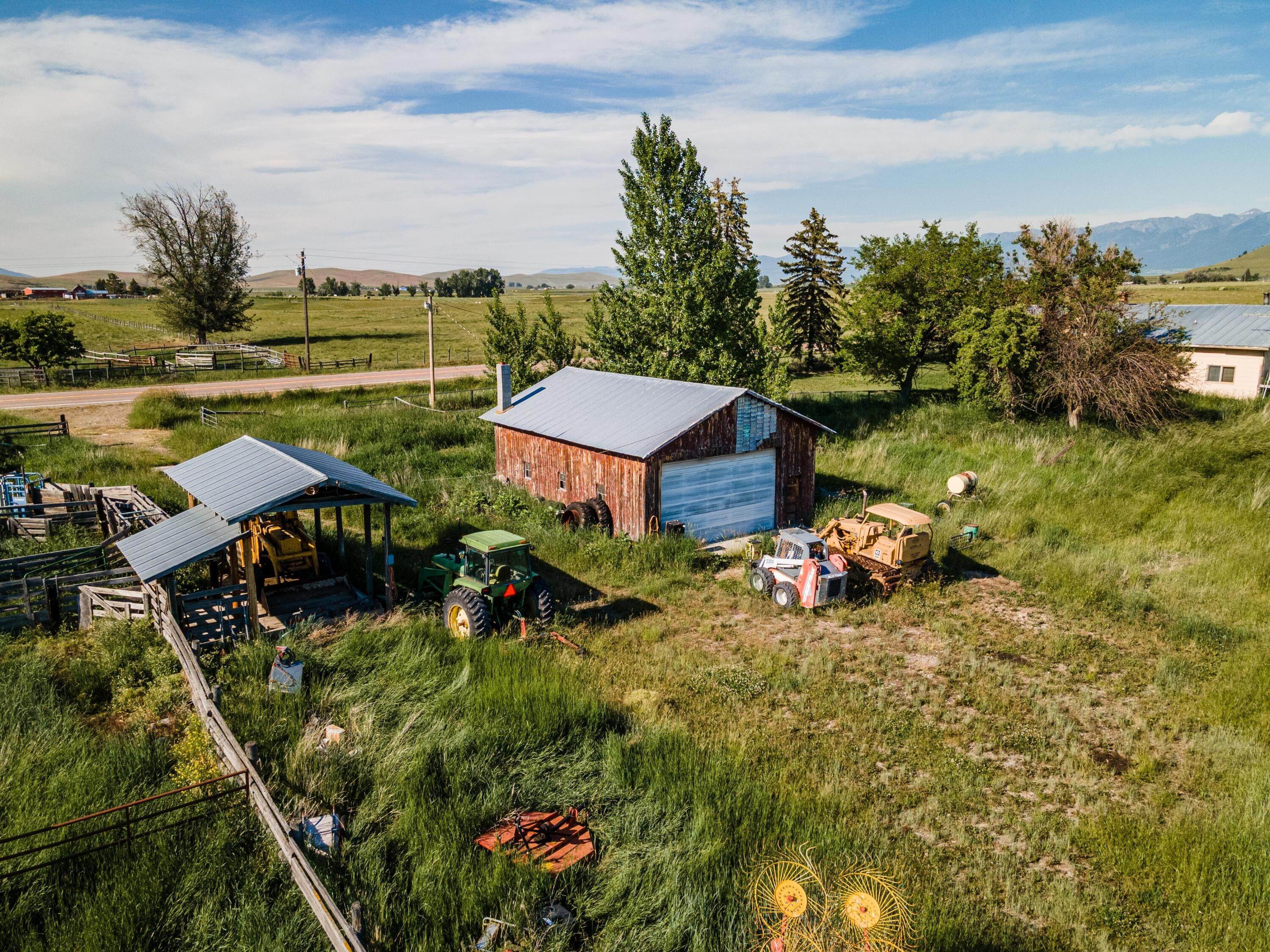 7. Single Family Homes for Sale at 43715 Round Butte Road, Ronan, Montana 59864 United States