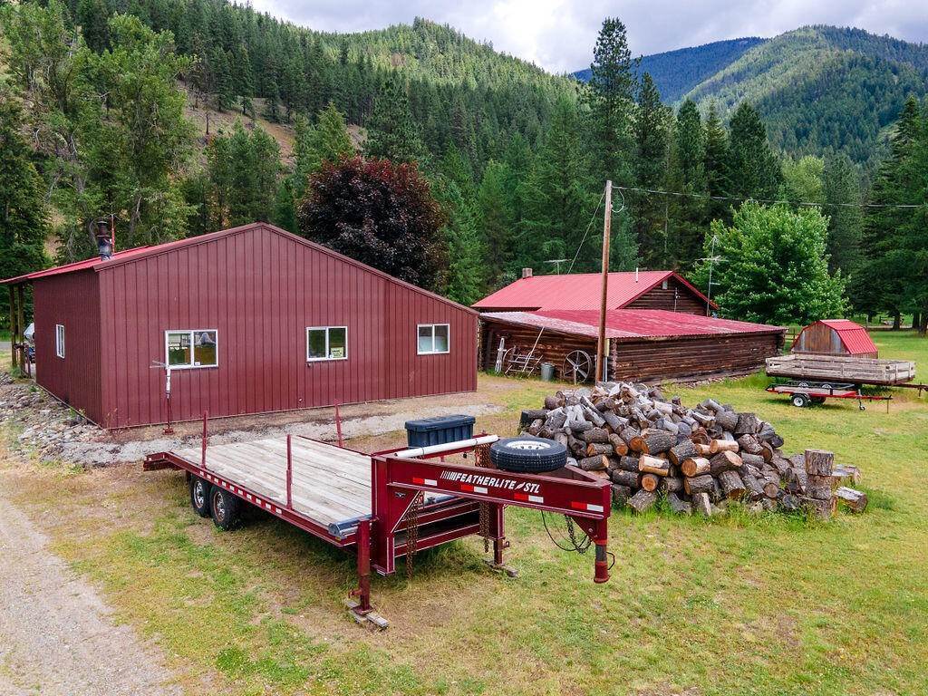 15. Single Family Homes for Sale at 530 Blue Slide Road, Trout Creek, Montana 59874 United States