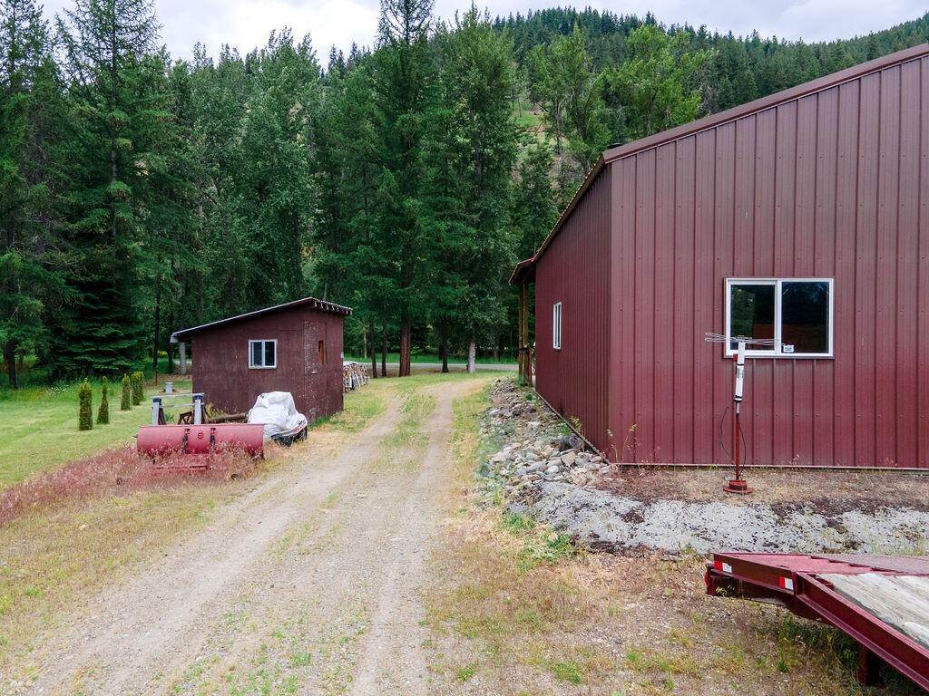 16. Single Family Homes for Sale at 530 Blue Slide Road, Trout Creek, Montana 59874 United States