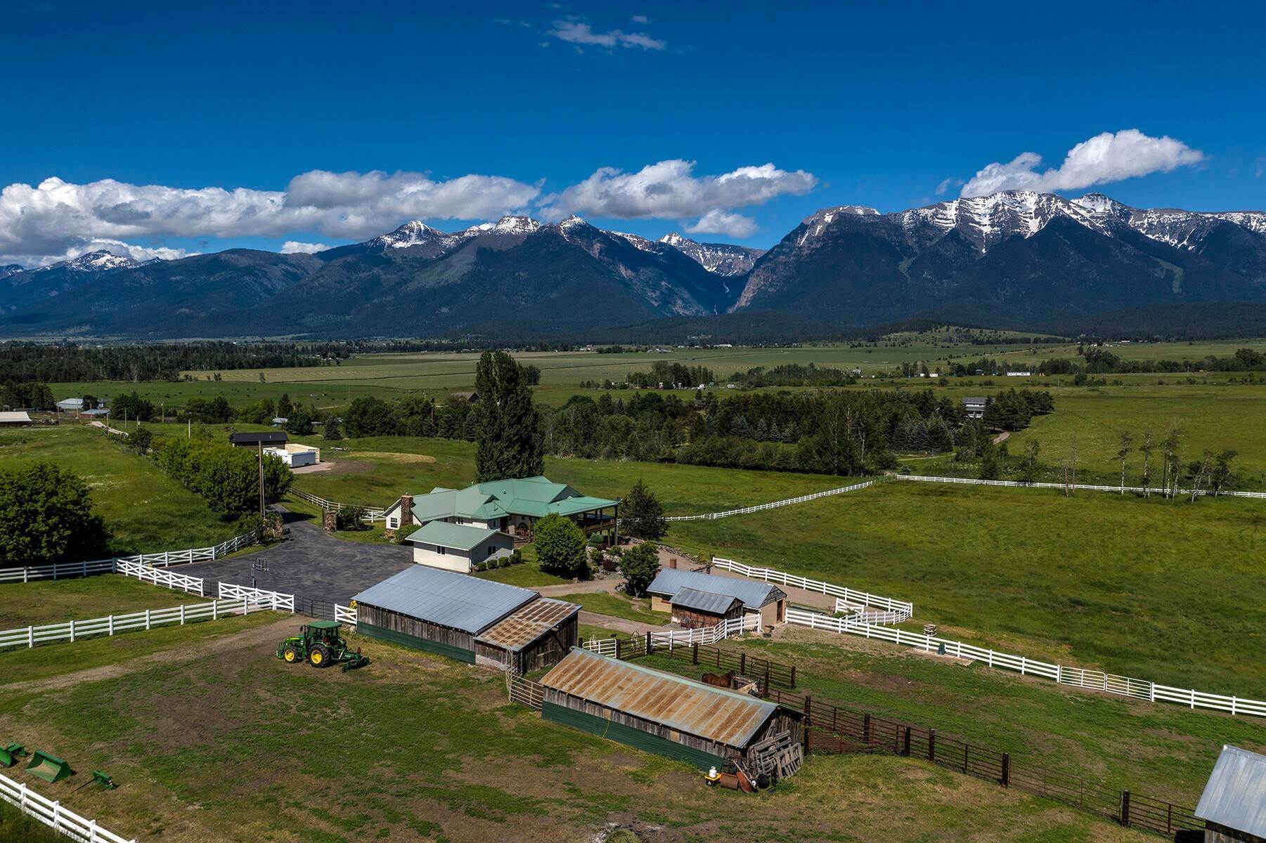 3. Single Family Homes for Sale at 63998 Stousee Lane, St. Ignatius, Montana 59865 United States