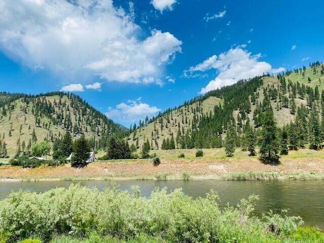 9. Single Family Homes for Sale at 282 Clark Fork Drive, Superior, Montana 59872 United States