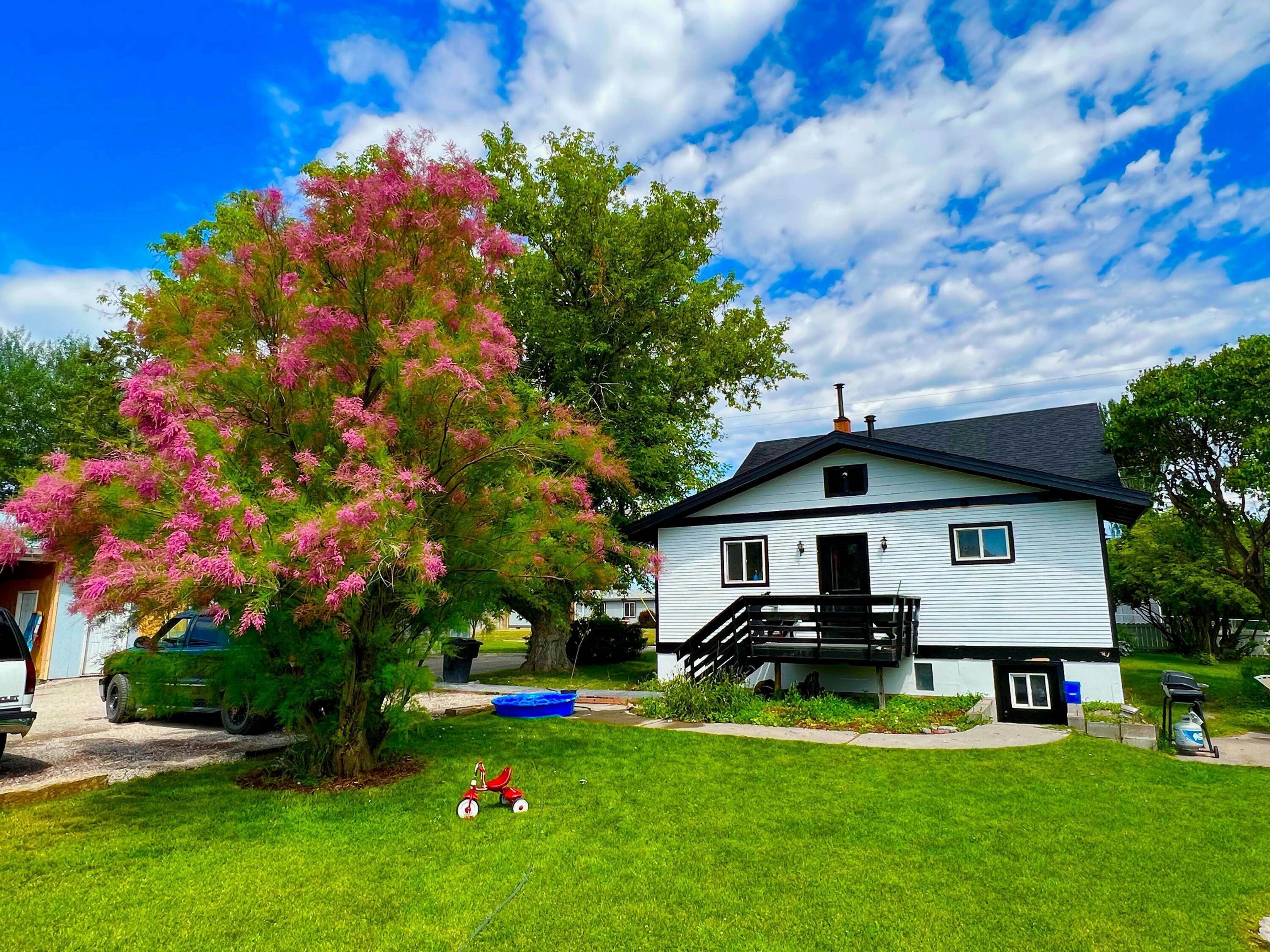 6. Single Family Homes for Sale at 724 Sunnyside Drive, Kalispell, Montana 59901 United States