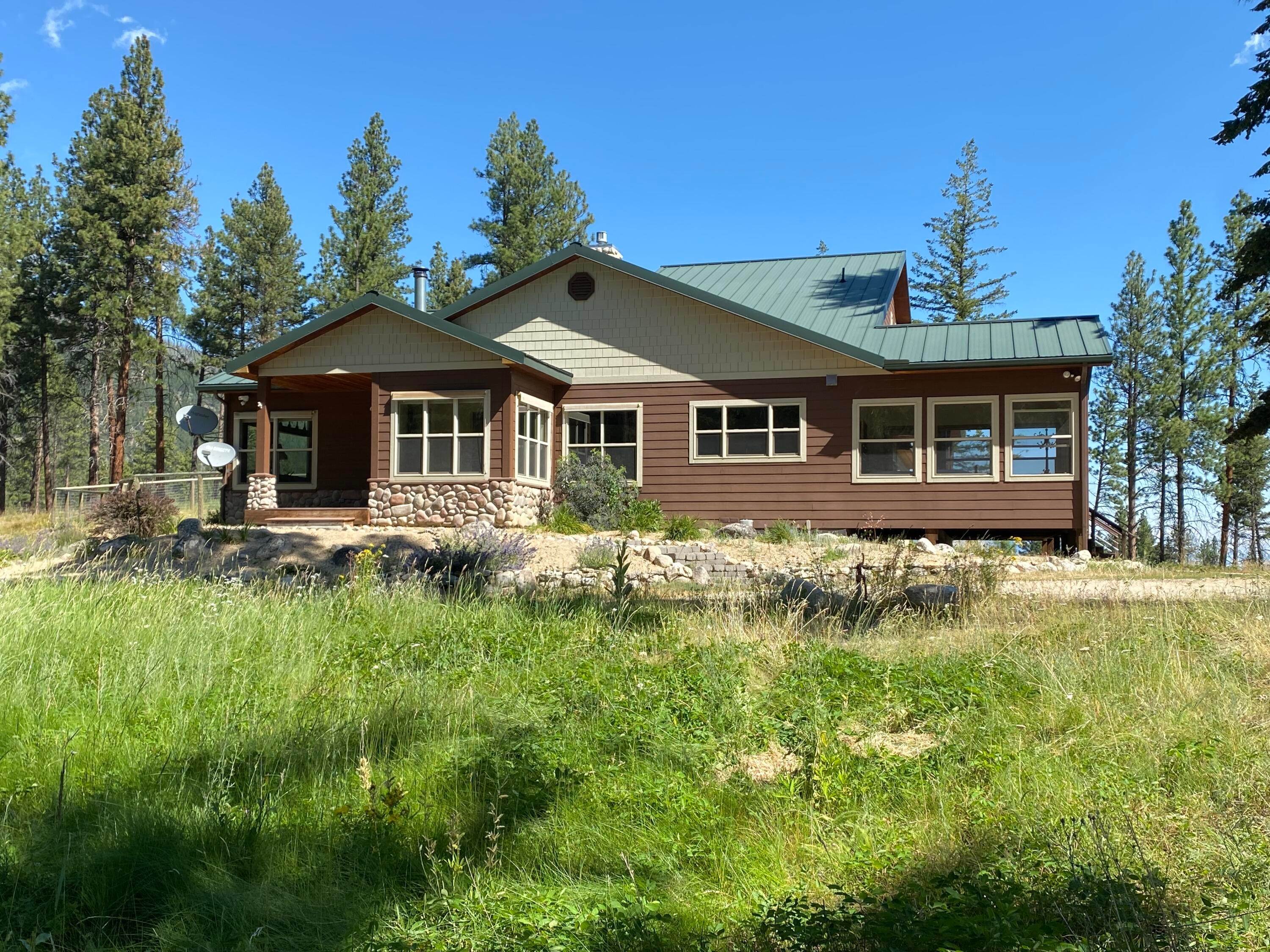 6. Single Family Homes for Sale at 406 Roaring Lion Road, Hamilton, Montana 59840 United States