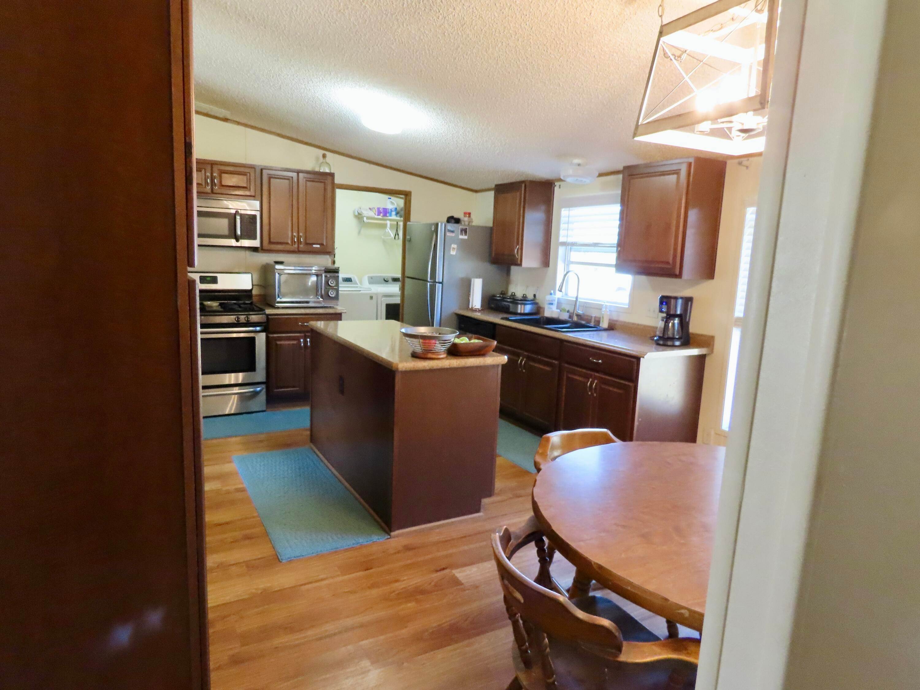 15. Single Family Homes for Sale at 320 Mountain Avenue, Columbia Falls, Montana 59912 United States