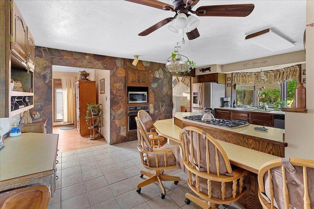 7. Single Family Homes for Sale at 1820 Clements Road, Missoula, Montana 59804 United States