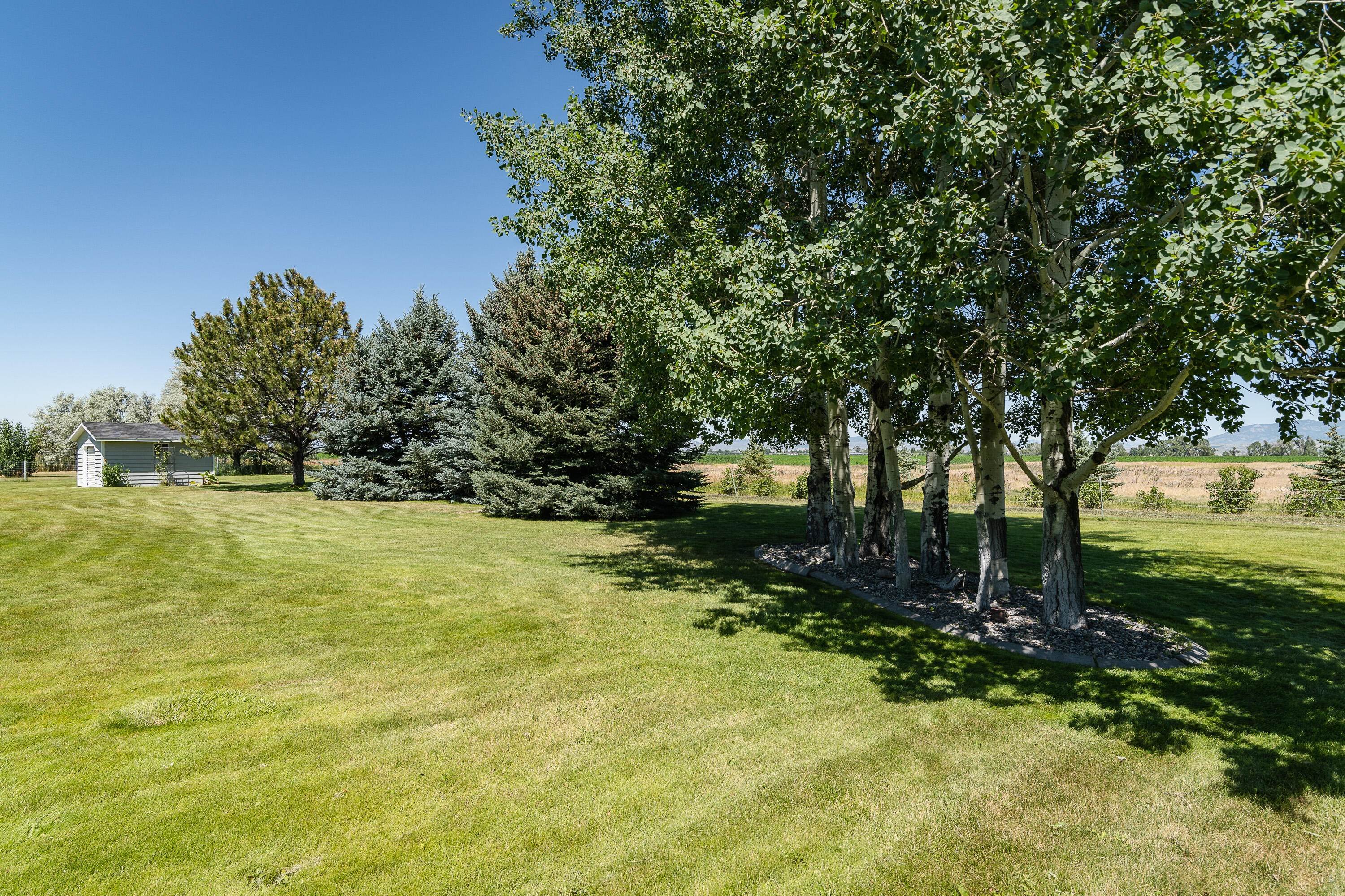 13. Single Family Homes for Sale at 735 Painted Canyon Drive, Bozeman, Montana 59718 United States