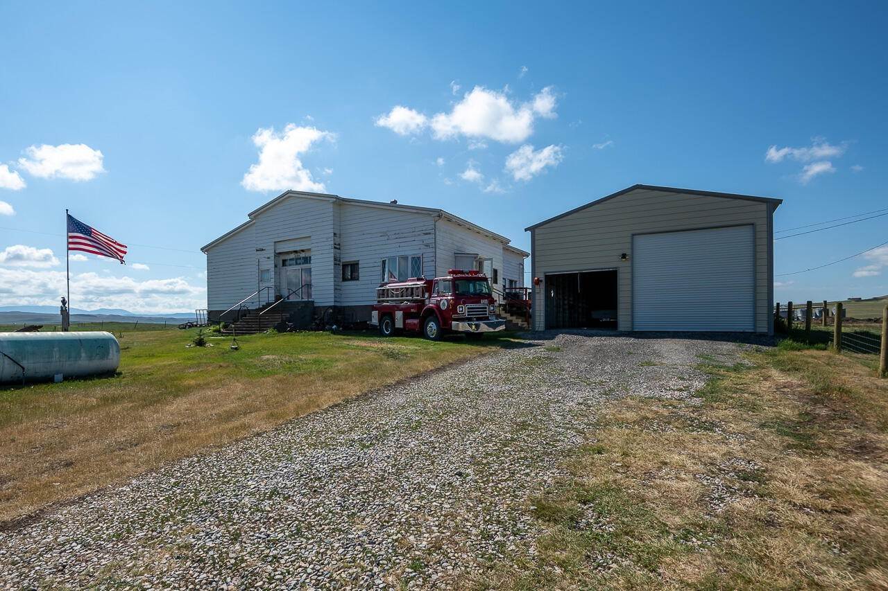 14. Single Family Homes for Sale at 119 2nd Avenue, Ringling, Montana 59642 United States