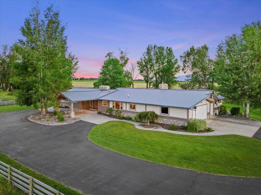 2. Single Family Homes for Sale at 4001/4003 Wildfowl Lane, Stevensville, Montana 59870 United States