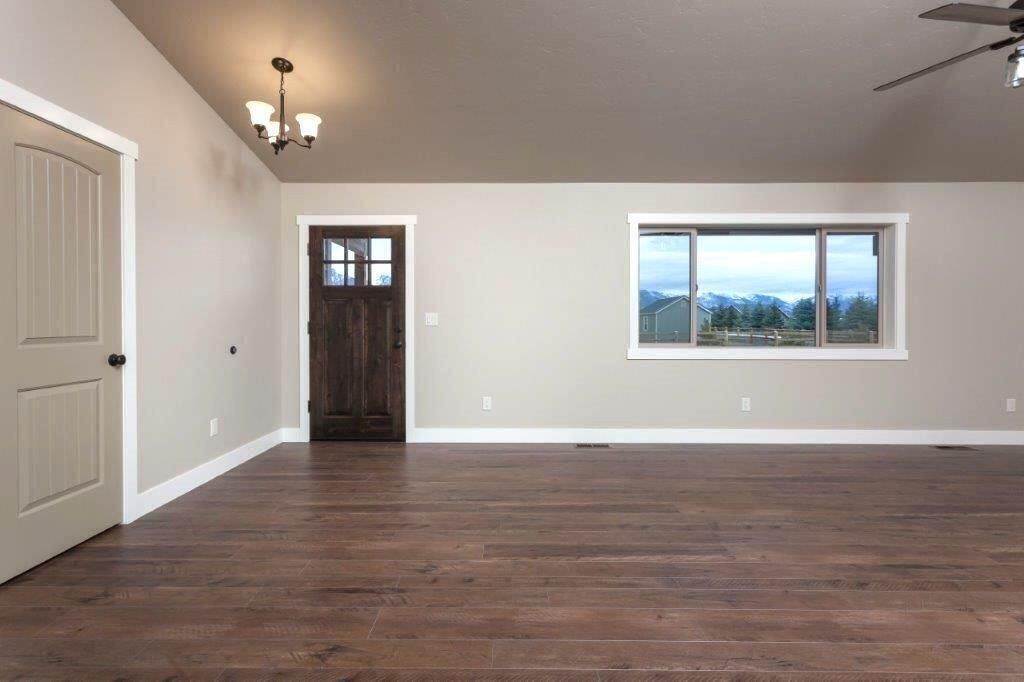 17. Single Family Homes for Sale at 18 Jackson Hill Trail, Columbia Falls, Montana 59912 United States