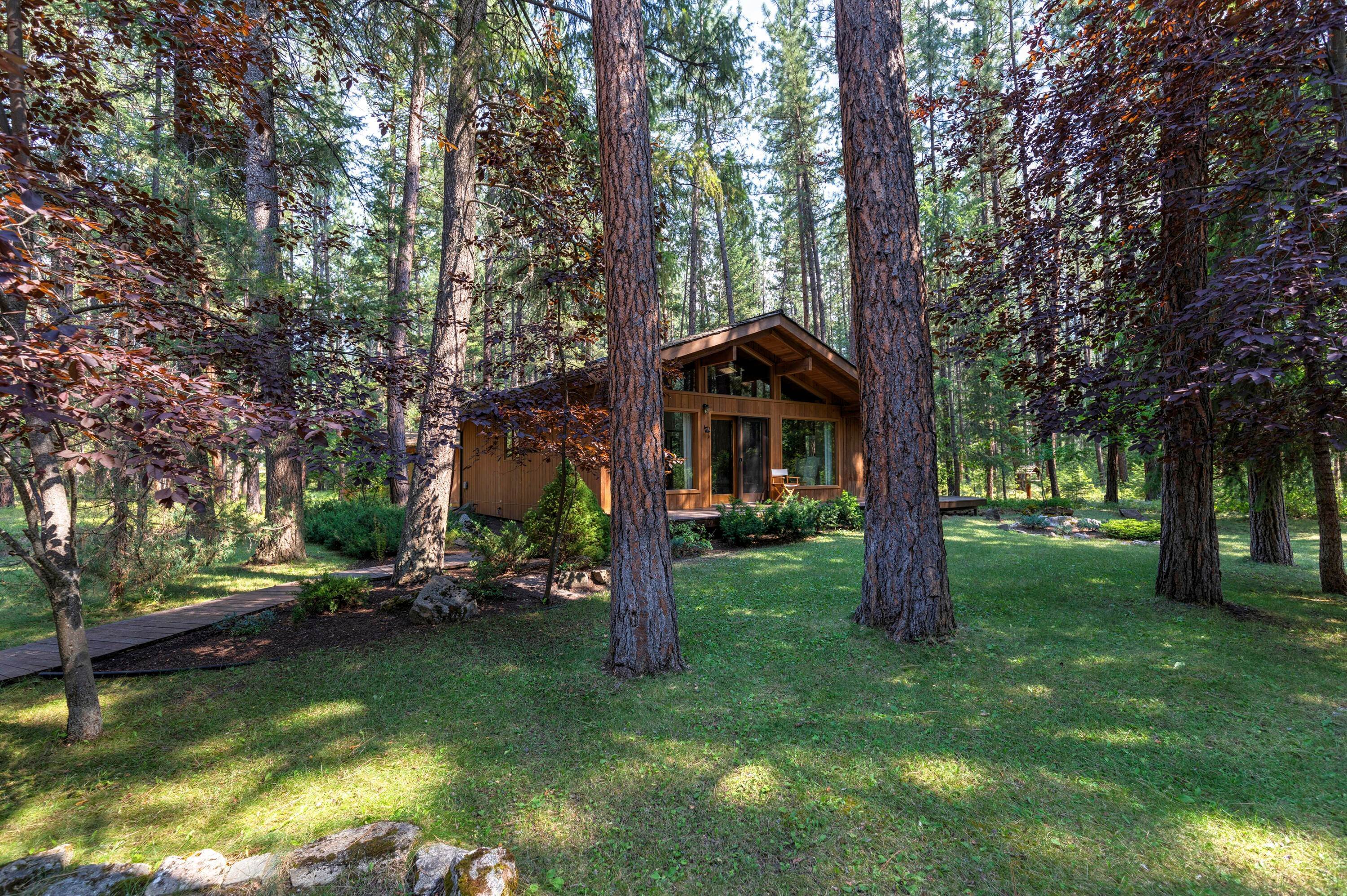 9. Single Family Homes for Sale at 1013 Meadow Lane, Alberton, Montana 59820 United States
